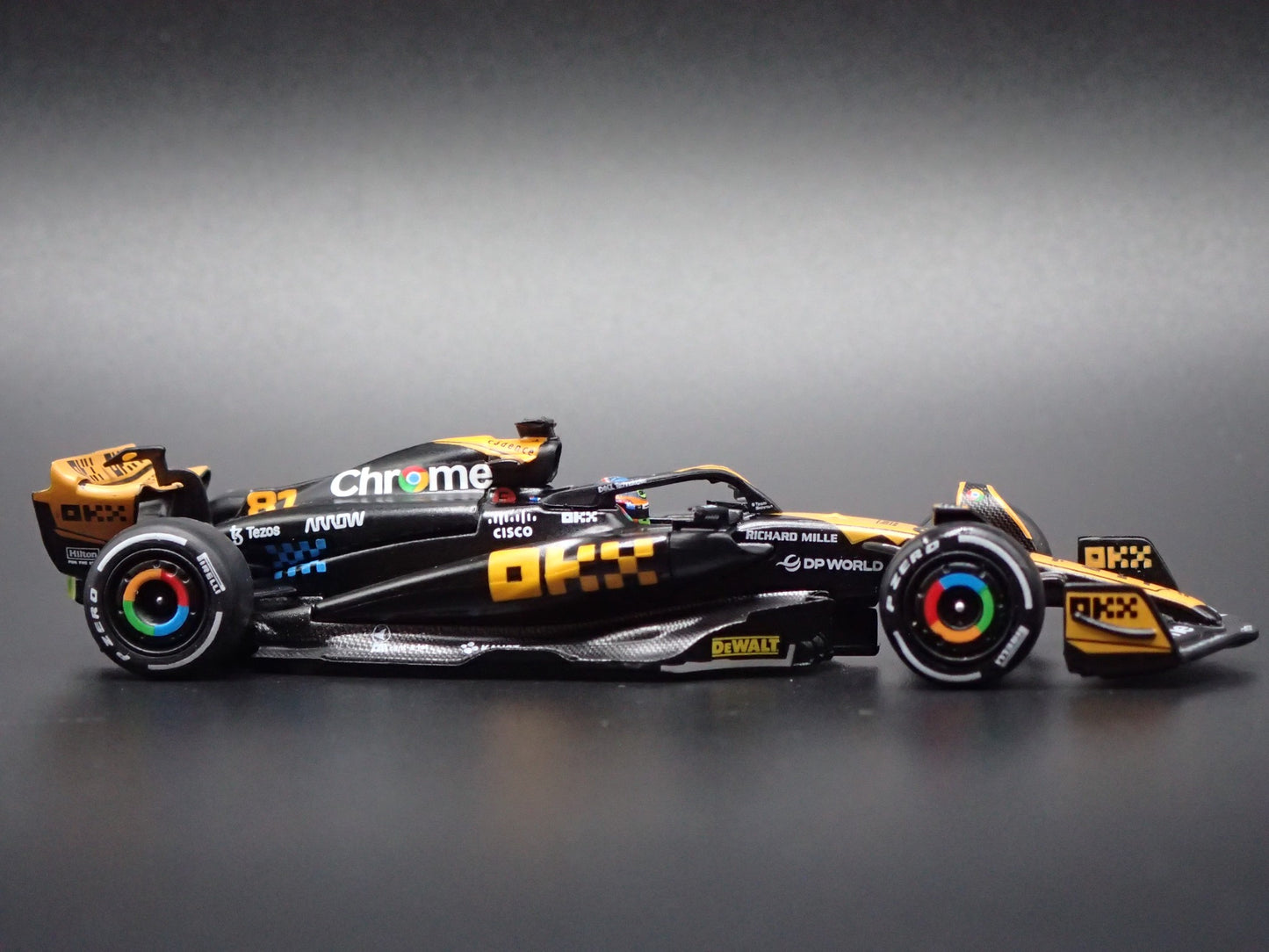 MCLAREN MCL60 #81 OSCAR PIASTRI 2023 F1 JAPANESE GP 1:64 SCALE DIECAST MODEL CAR