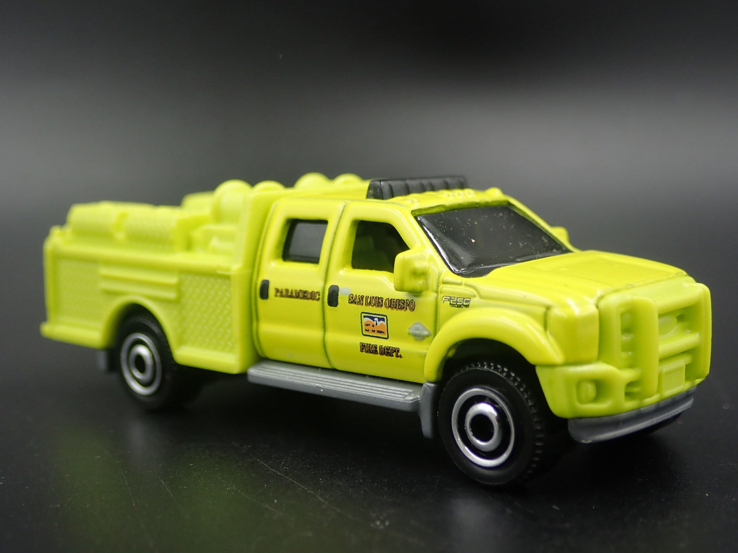 FORD F550 SUPER DUTY FIRE TRUCK SAN LUIS OBISPO CA 1:64 SCALE DIECAST MODEL CAR