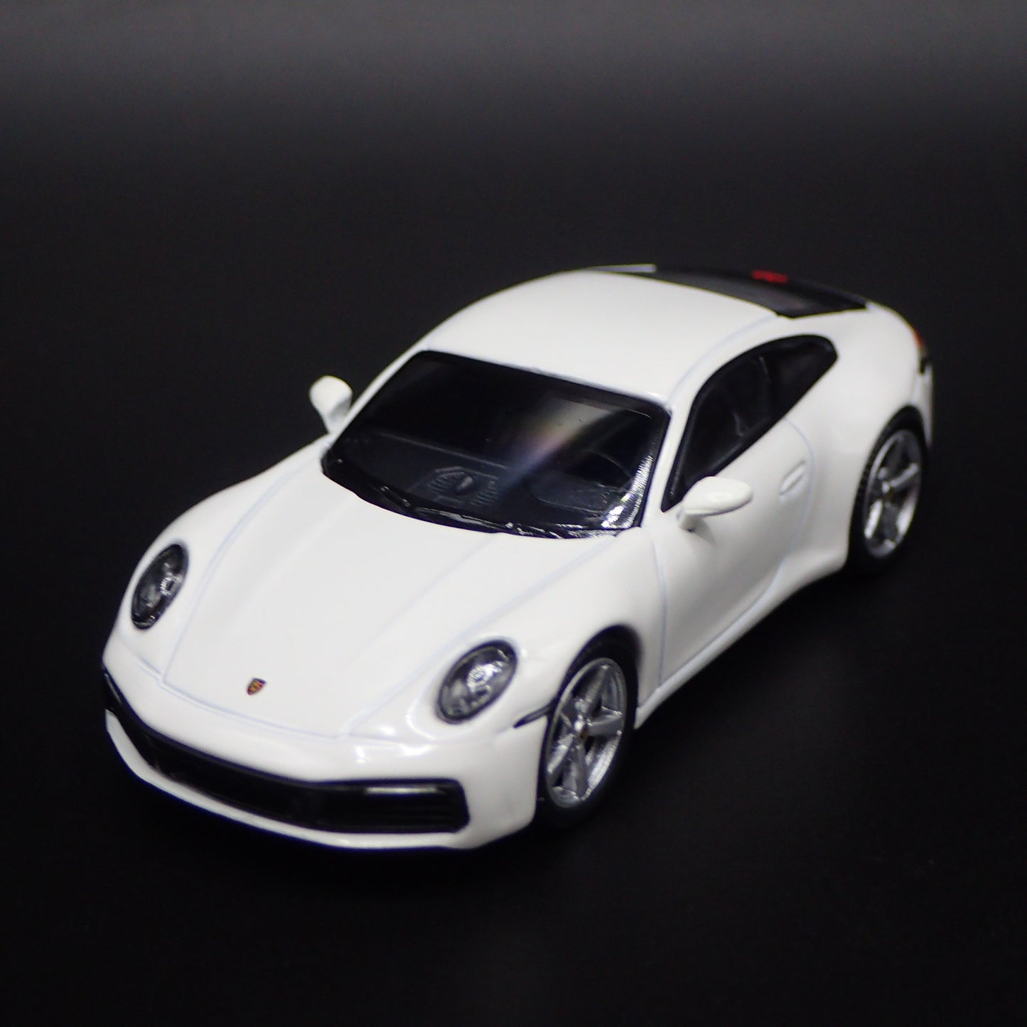 2018-2025 PORSCHE 911 CARRERA S 992 WHITE 1:64 SCALE DIORAMA DIECAST MODEL CAR