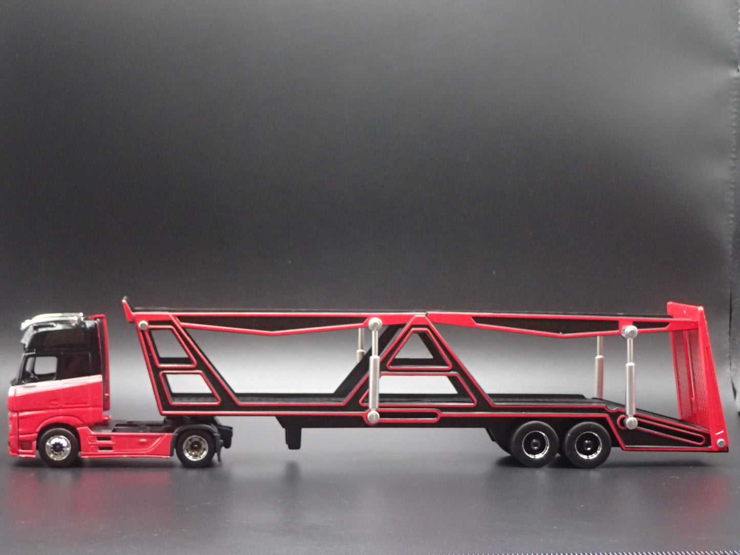 MERCEDES BENZ ACTROS 1851 & CAR TRANSPORTER HAULER TRAILER 1:64 SCALE MODEL SET