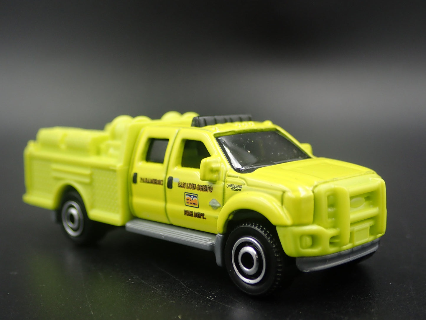 FORD F550 SUPER DUTY FIRE TRUCK SAN LUIS OBISPO CA 1:64 SCALE DIECAST MODEL CAR