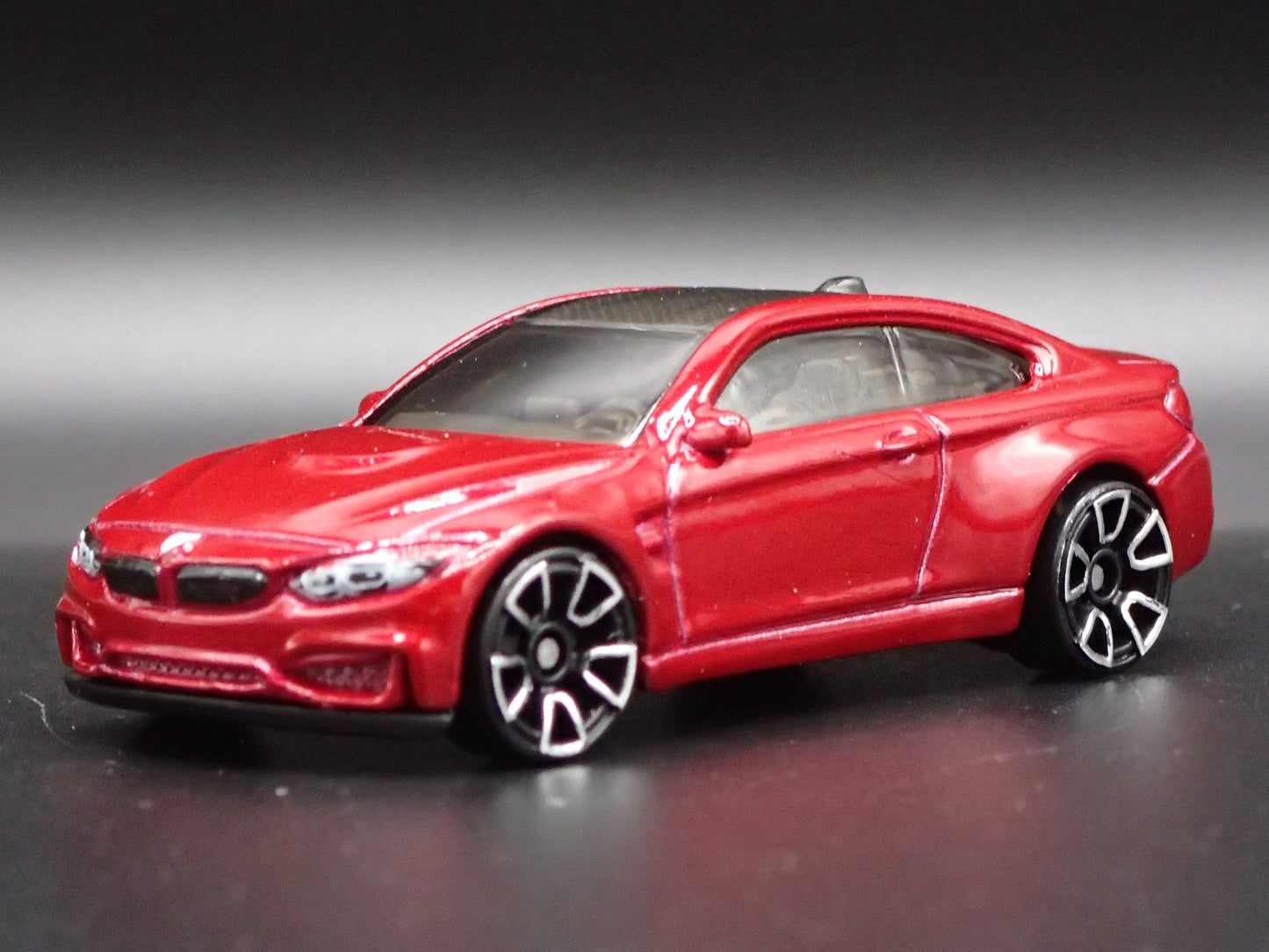 2014-2020 BMW M4 F82 COUPE RED 1:64 SCALE COLLECTIBLE DIORAMA DIECAST MODEL CAR