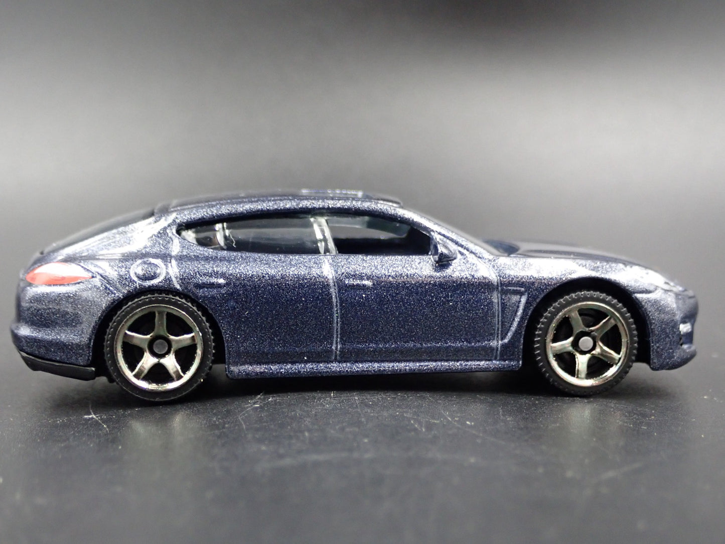 2009-2016 PORSCHE PANAMERA GRAY 1:64 SCALE COLLECTIBLE DIORAMA DIECAST MODEL CAR