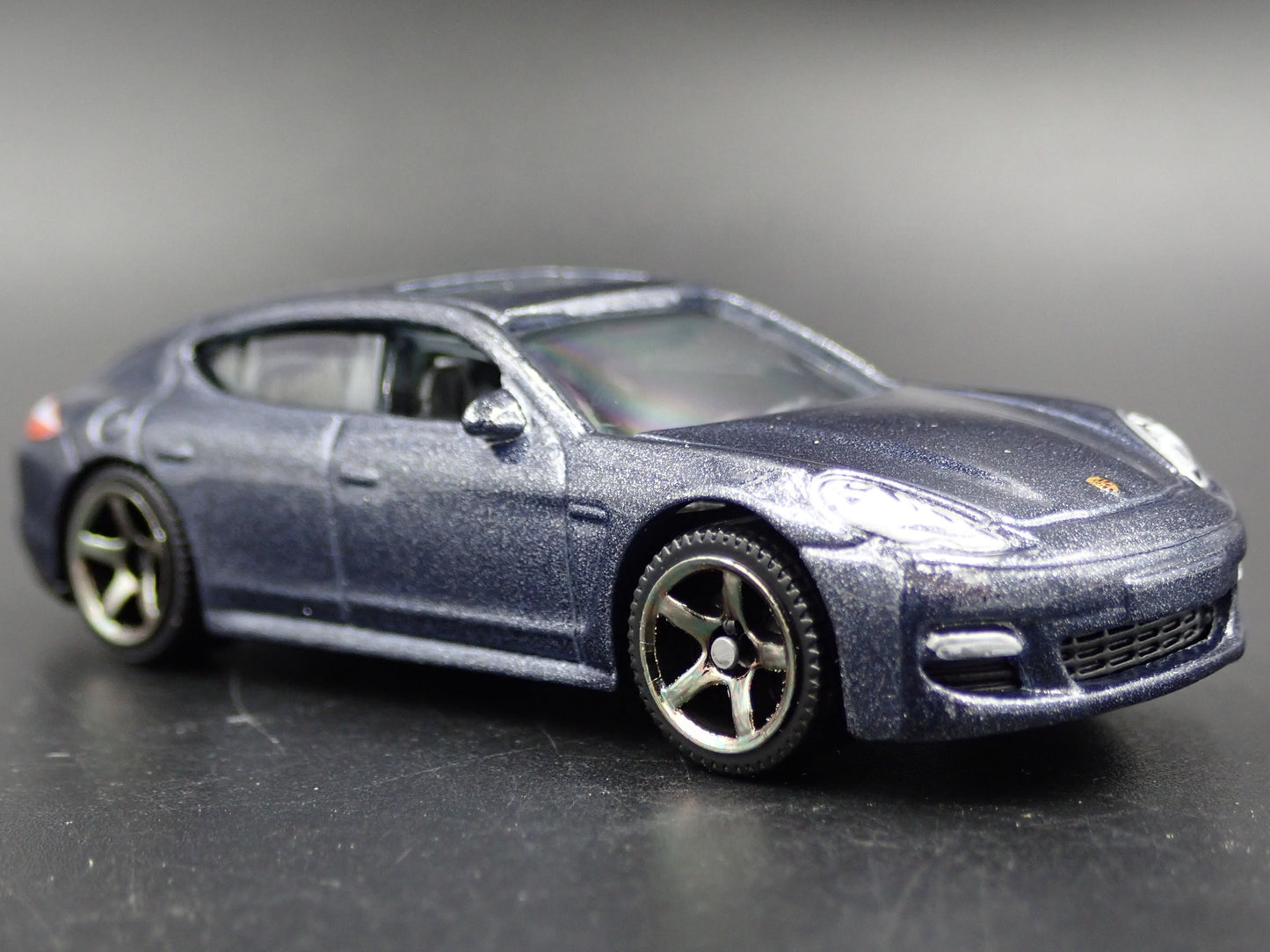 2009-2016 PORSCHE PANAMERA GRAY 1:64 SCALE COLLECTIBLE DIORAMA DIECAST MODEL CAR