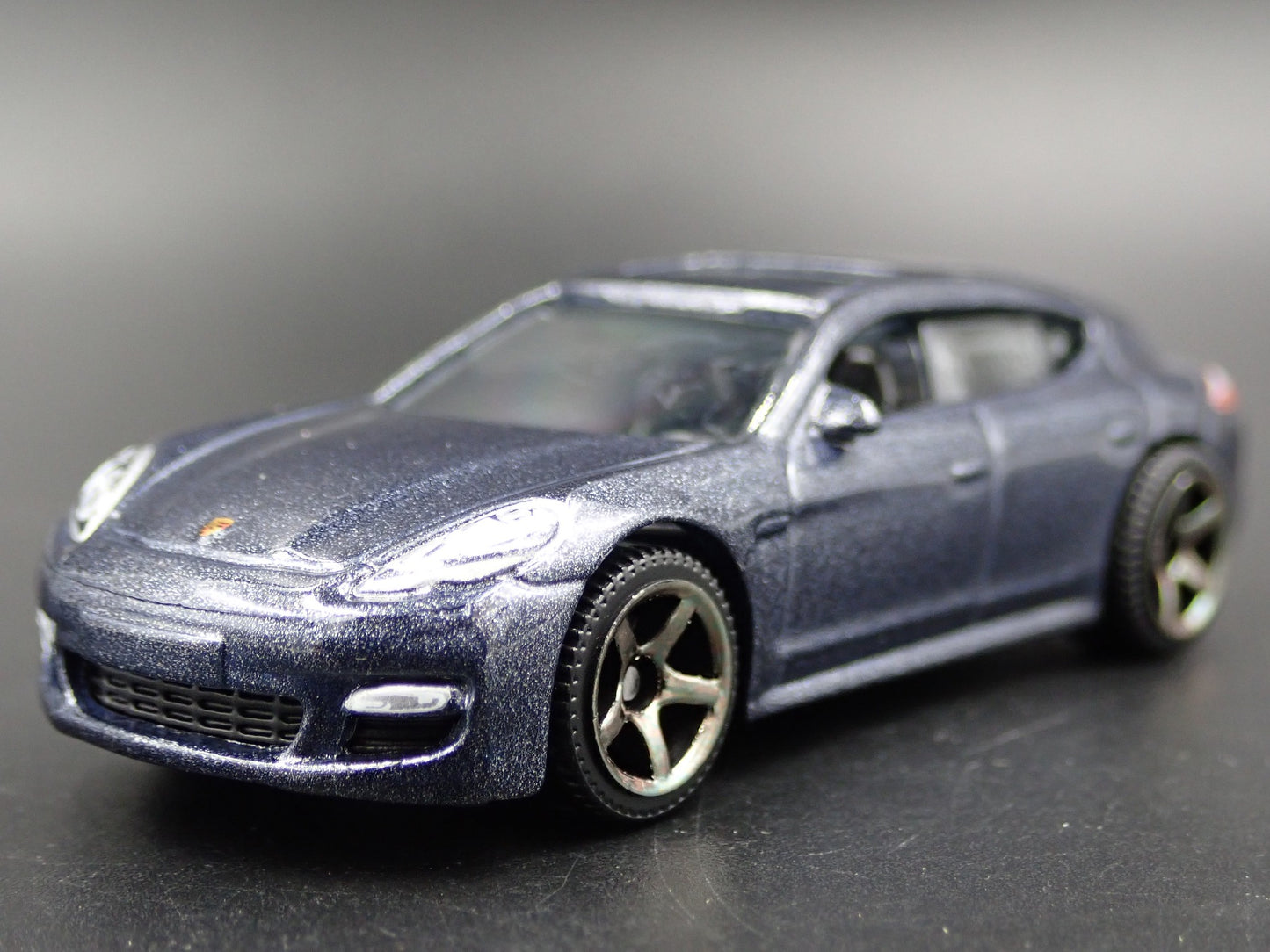 2009-2016 PORSCHE PANAMERA GRAY 1:64 SCALE COLLECTIBLE DIORAMA DIECAST MODEL CAR