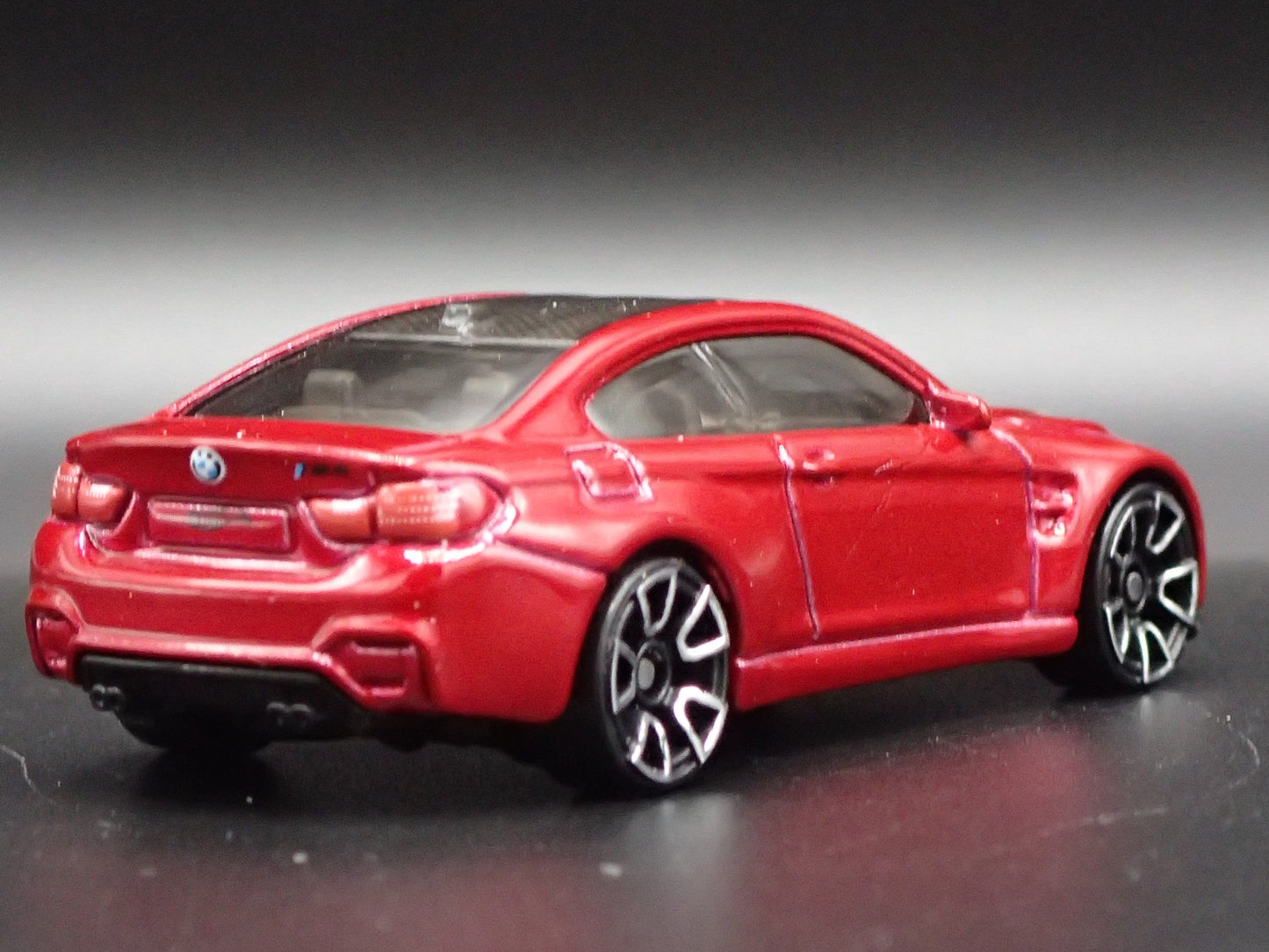 2014-2020 BMW M4 F82 COUPE RED 1:64 SCALE COLLECTIBLE DIORAMA DIECAST MODEL CAR