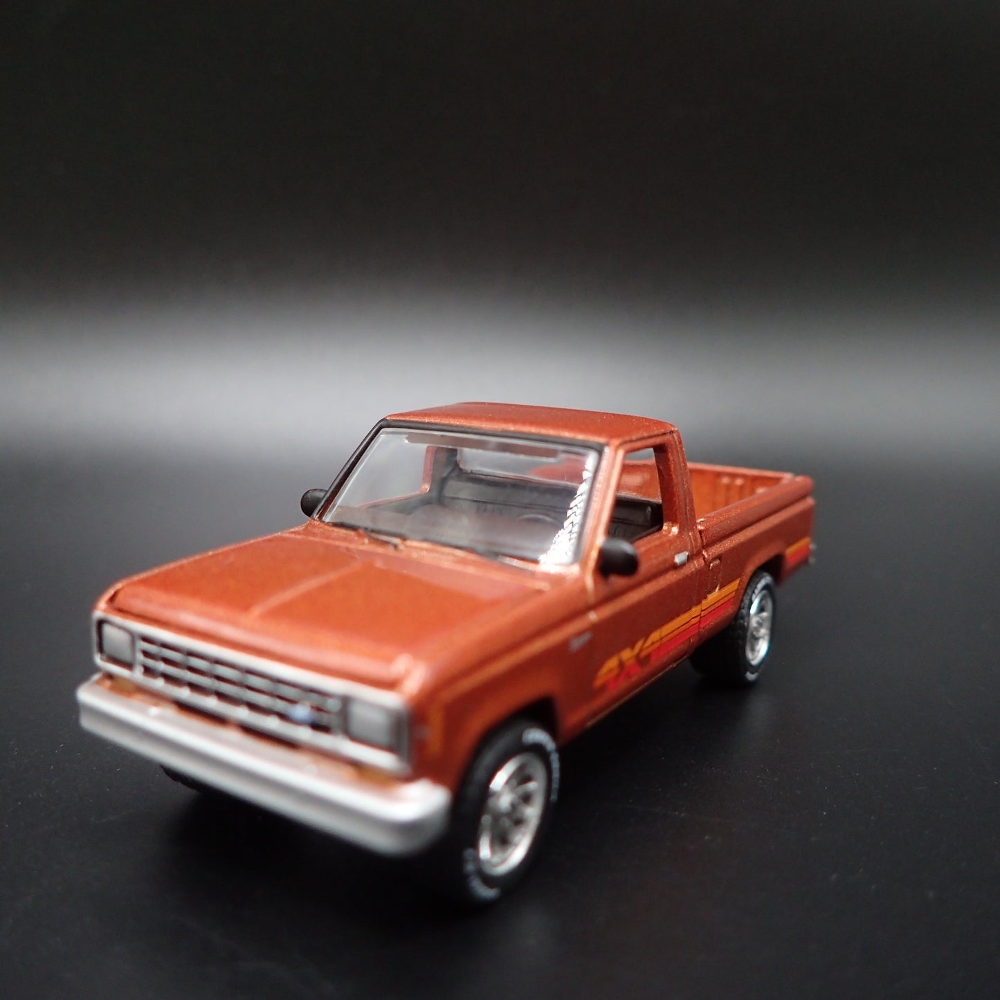 1985 85 FORD RANGER XL PICKUP TRUCK COPPER 1:64 SCALE DIORAMA DIECAST MODEL CAR