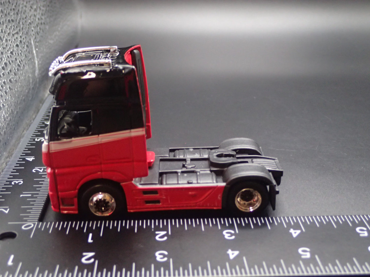 MERCEDES BENZ ACTROS 1851 & CAR TRANSPORTER HAULER TRAILER 1:64 SCALE MODEL SET