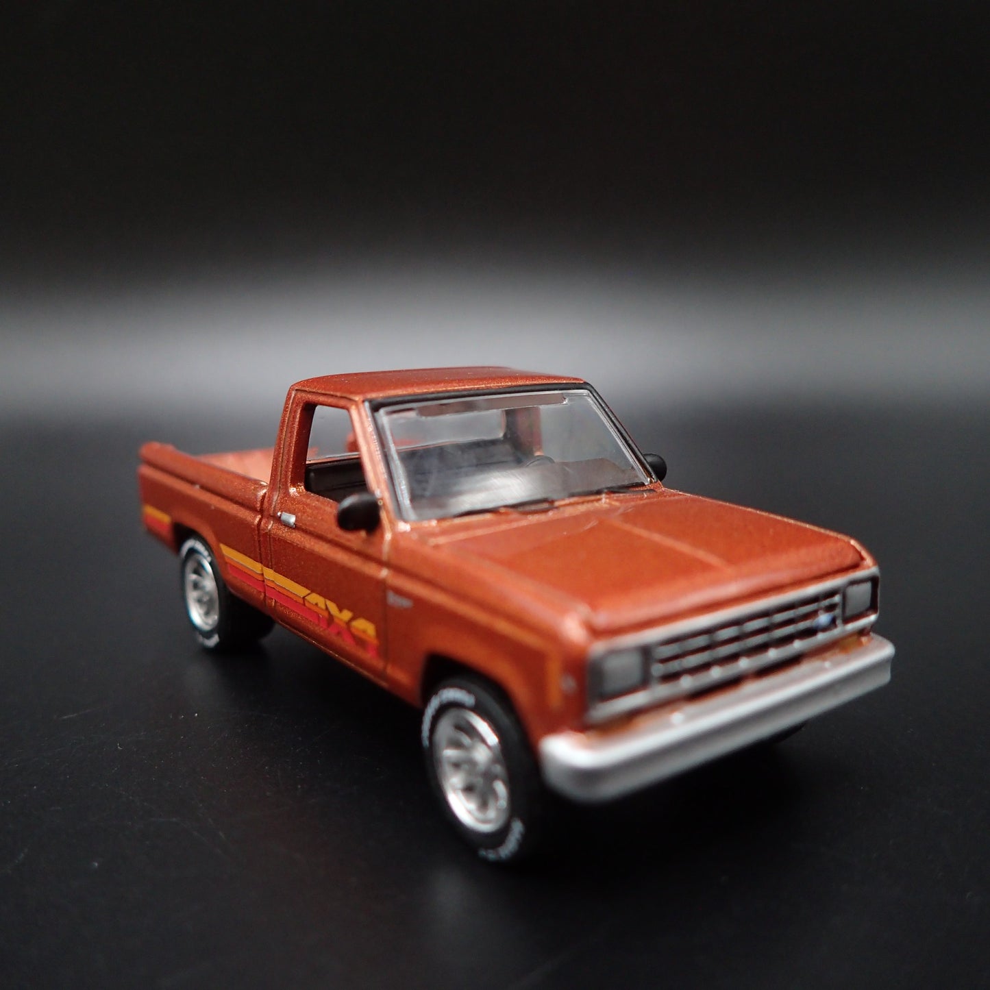 1985 85 FORD RANGER XL PICKUP TRUCK COPPER 1:64 SCALE DIORAMA DIECAST MODEL CAR