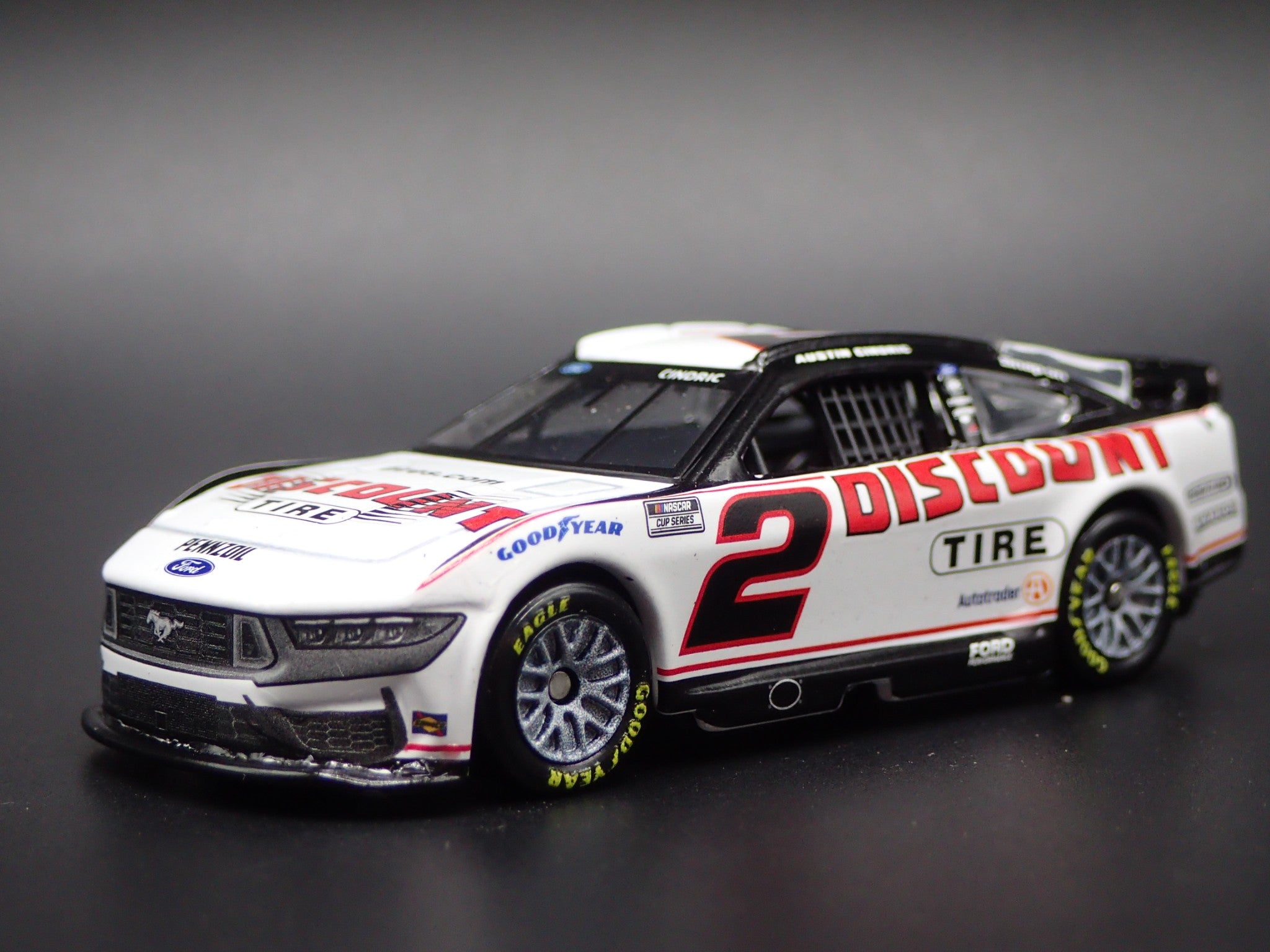 2025 FORD MUSTANG #2 AUSTIN CINDRIC DISCOUNT TIRE NASCAR 1:64