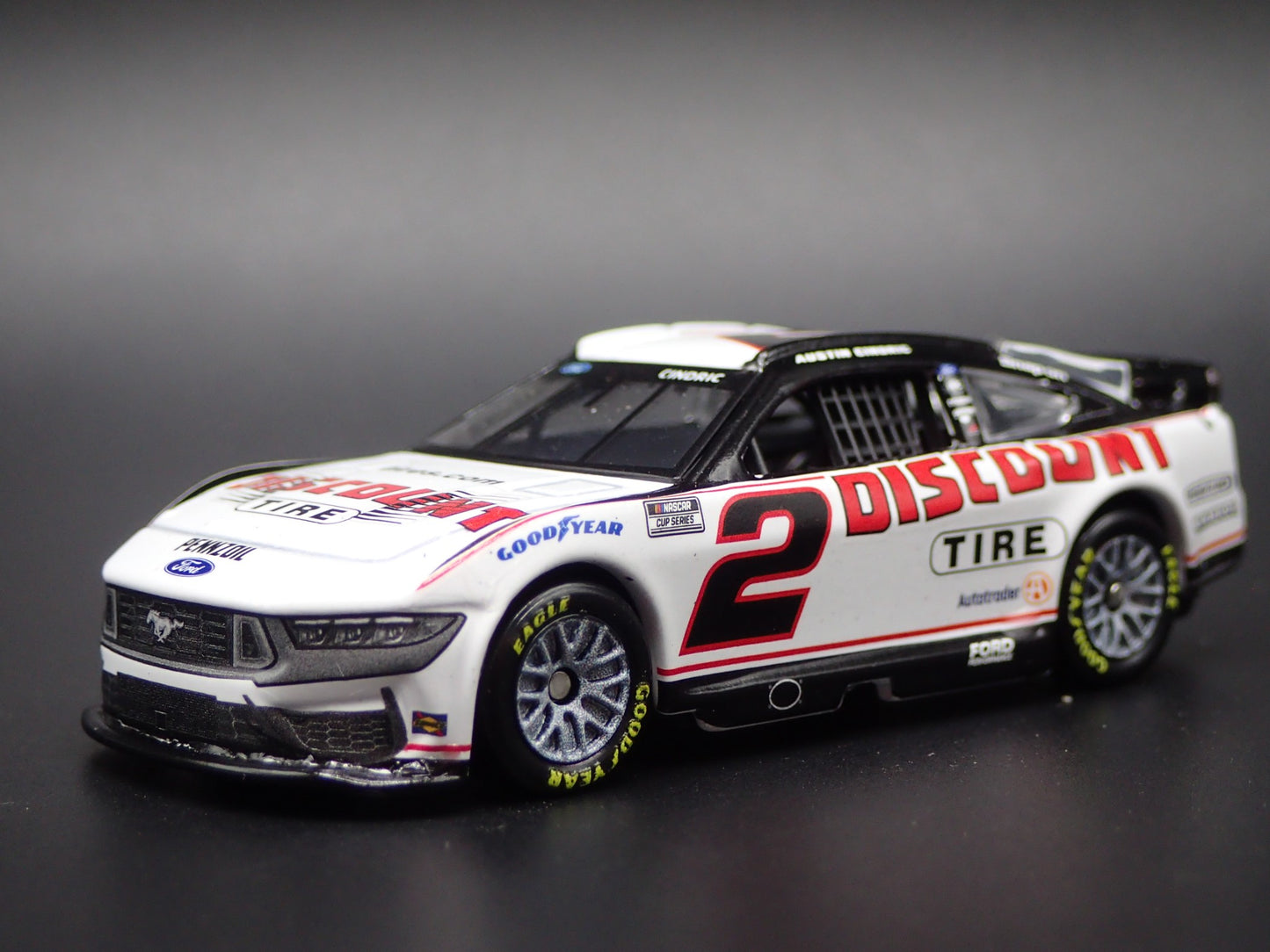 2025 FORD MUSTANG #2 AUSTIN CINDRIC DISCOUNT TIRE NASCAR 1:64 SCALE DIECAST CAR