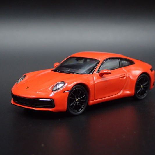 2018-2025 PORSCHE 911 CARRERA 4S 992 ORANGE 1:64 SCALE DIORAMA DIECAST MODEL CAR