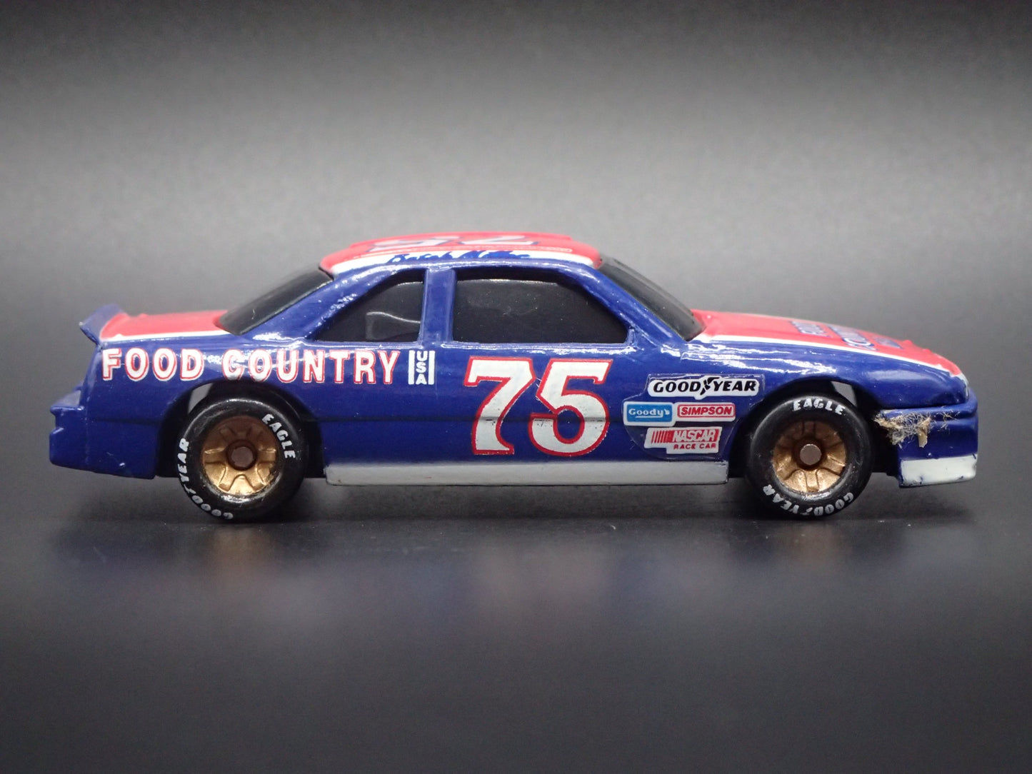 1992 92 OLDSMOBILE CUTLASS 75 BUTCH MILLER NASCAR 1:64 SCALE DIECAST MODEL CAR