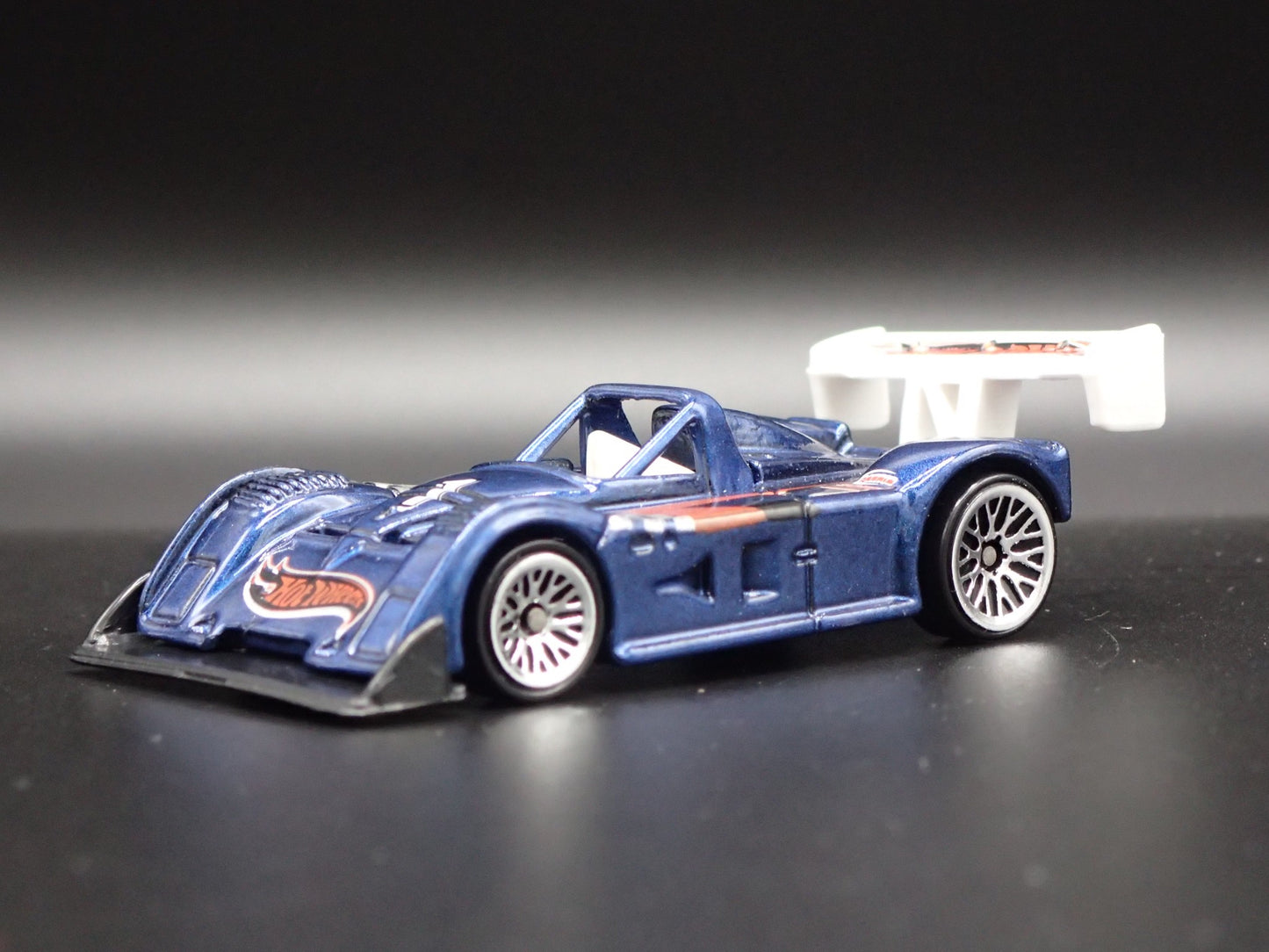 1995-2000 RILEY & SCOTT MK III RACE CAR 1:64 SCALE DIORAMA DIECAST MODEL CAR