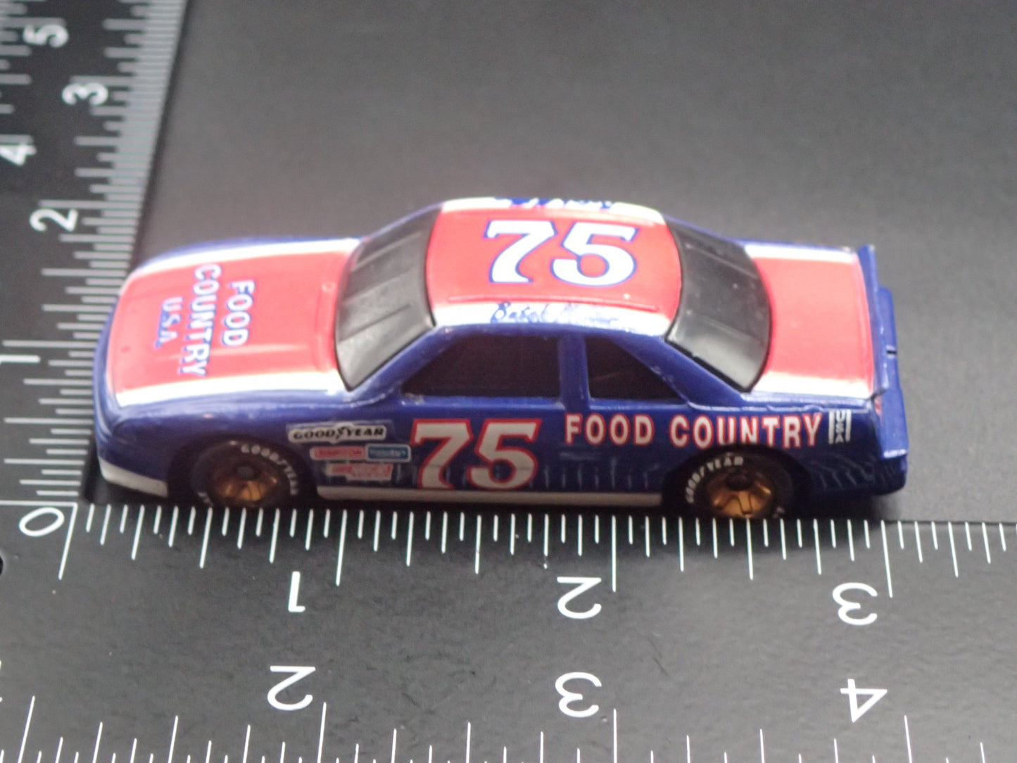 1992 92 OLDSMOBILE CUTLASS 75 BUTCH MILLER NASCAR 1:64 SCALE DIECAST MODEL CAR