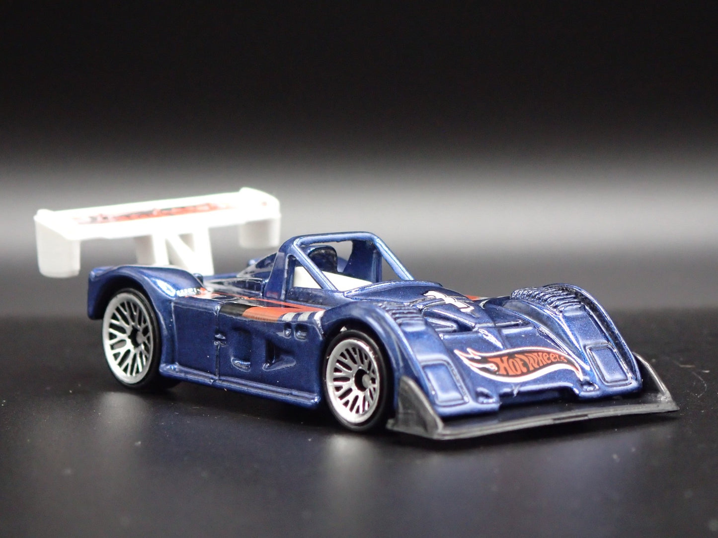 1995-2000 RILEY & SCOTT MK III RACE CAR 1:64 SCALE DIORAMA DIECAST MODEL CAR