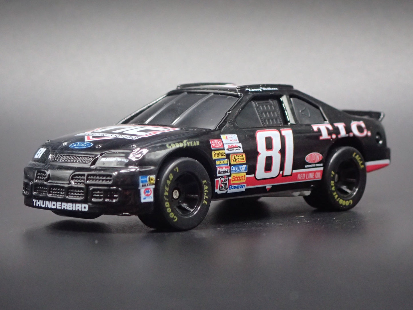 1995 FORD THUNDERBIRD 81 KENNY WALLACE TIC NASCAR 1:64 SCALE DIECAST MODEL CAR