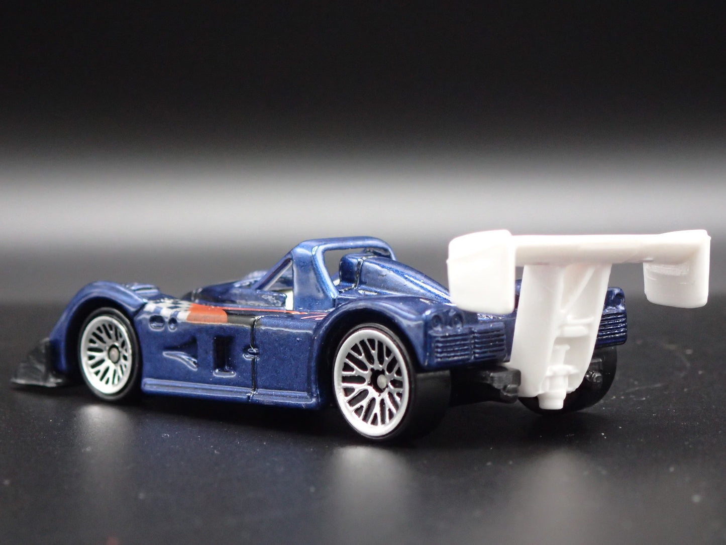 1995-2000 RILEY & SCOTT MK III RACE CAR 1:64 SCALE DIORAMA DIECAST MODEL CAR
