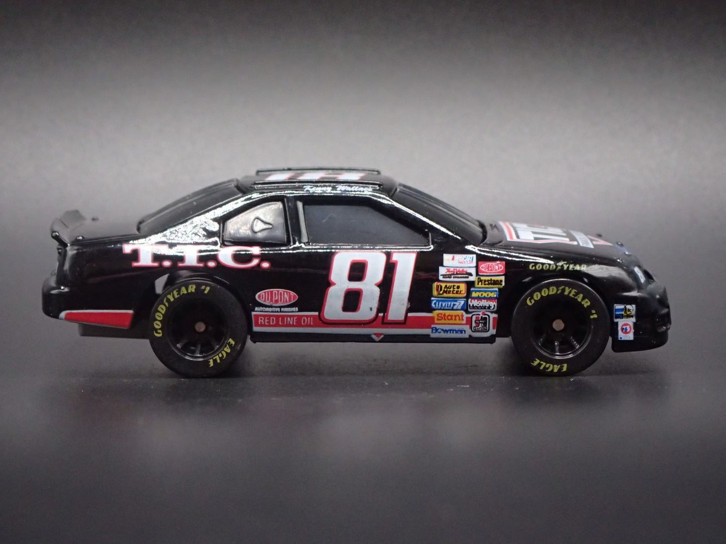 1995 FORD THUNDERBIRD 81 KENNY WALLACE TIC NASCAR 1:64 SCALE DIECAST MODEL CAR