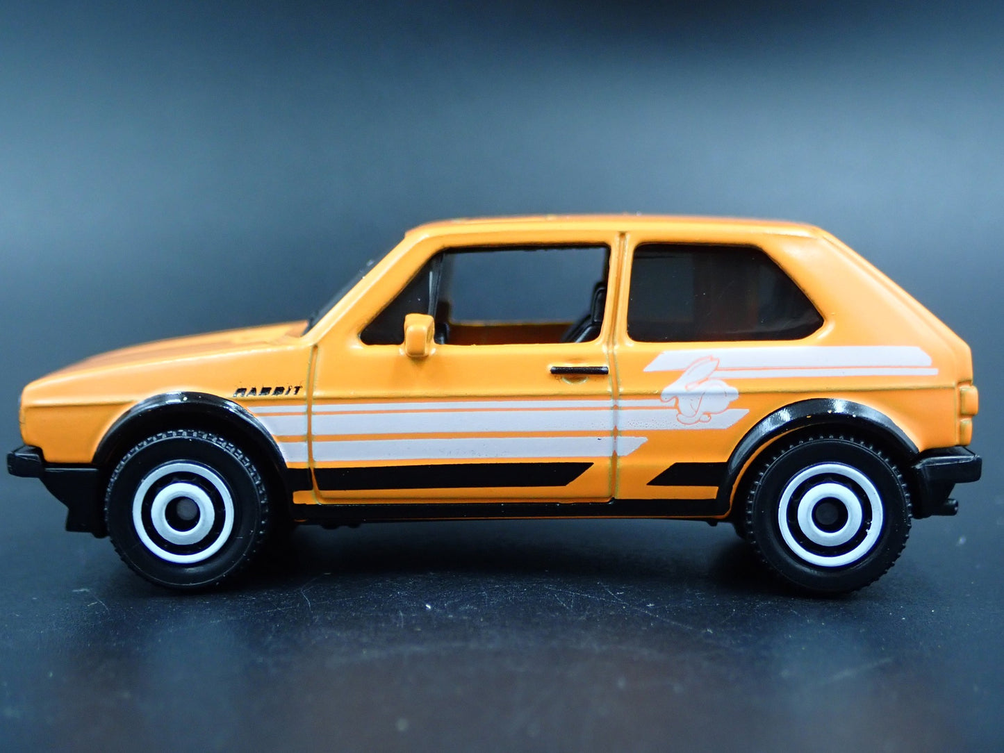 1974-1983 VW VOLKSWAGEN GOLF MK1 ORANGE 1:64 SCALE DIORAMA DIECAST MODEL CAR