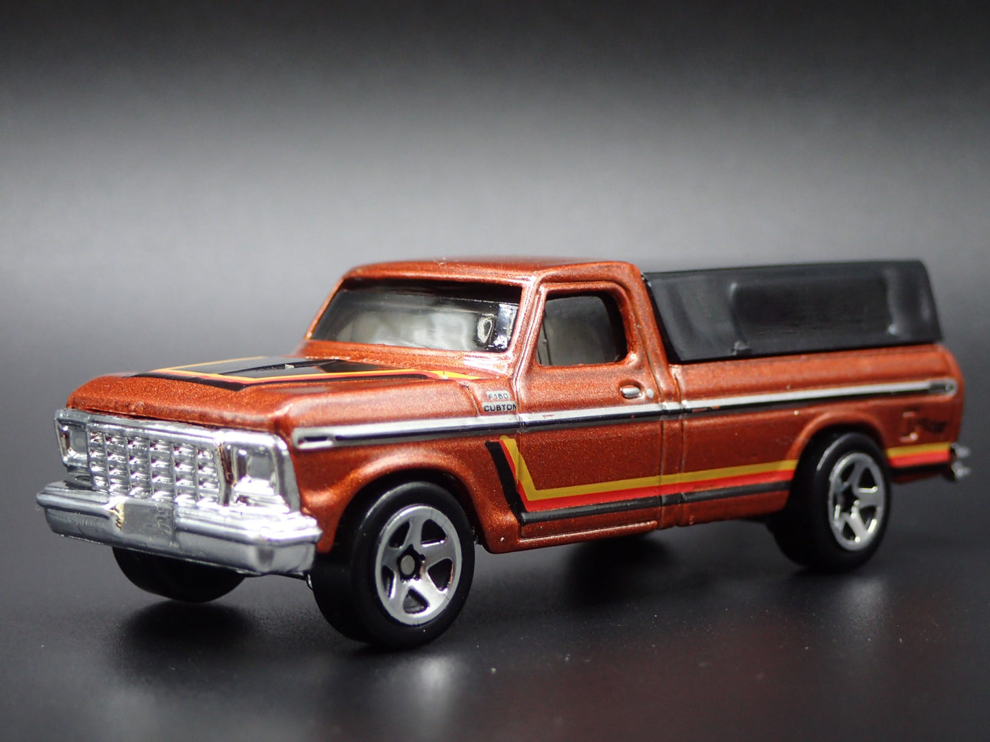 1973-1979 FORD F150 LONG BED PICKUP TRUCK BROWN 1/64 SCALE DIECAST MODEL CAR