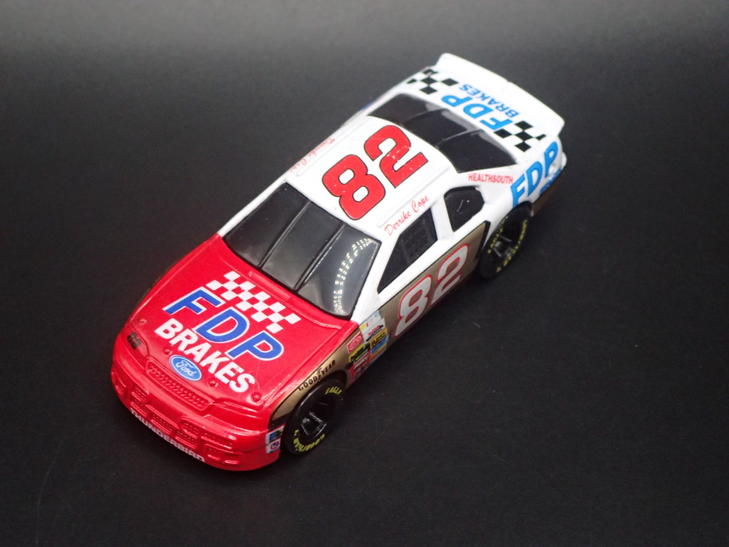 1995 95 FORD THUNDERBIRD 82 DERRIKE COPE NASCAR 1:64 SCALE DIECAST MODEL CAR