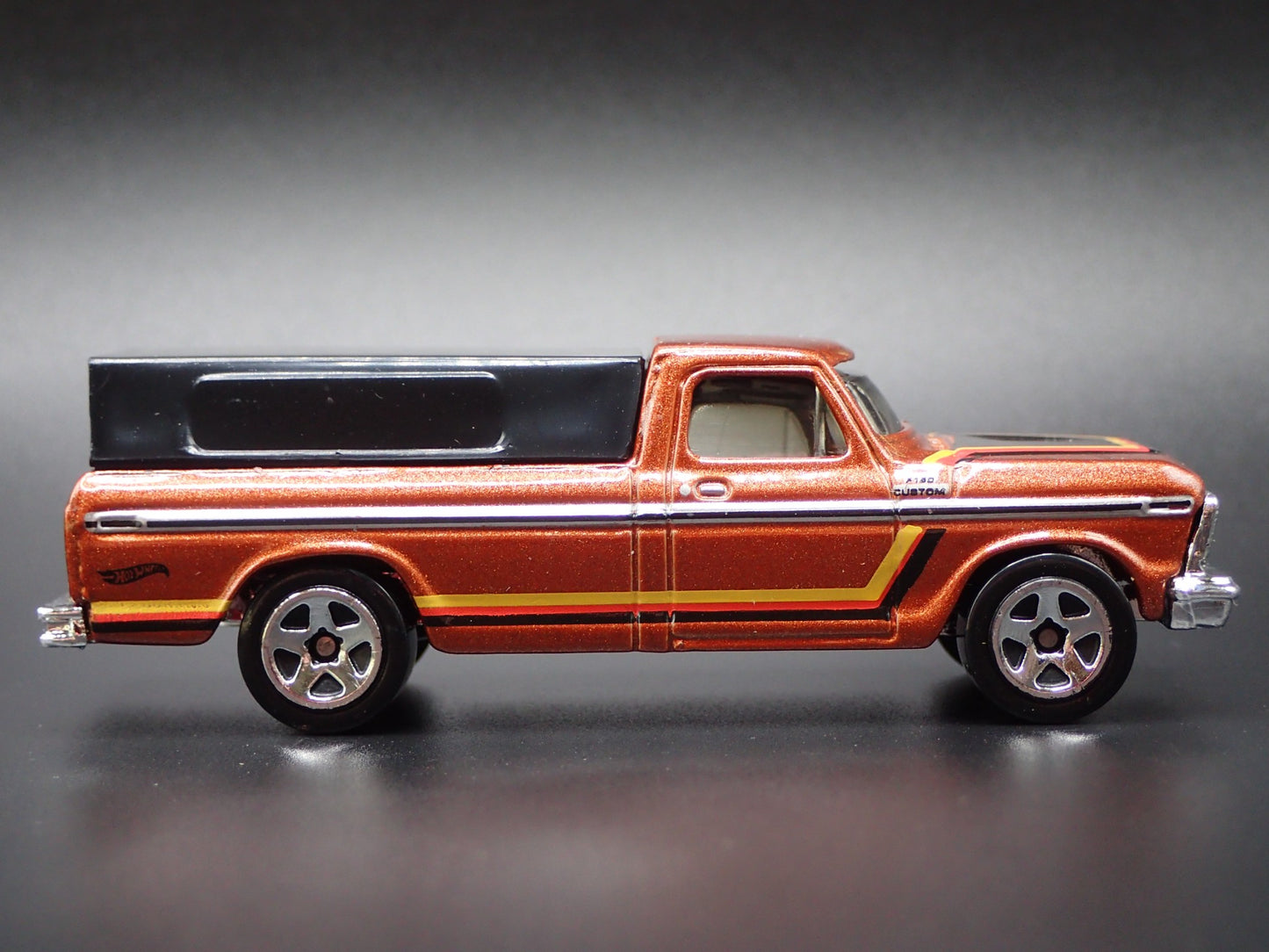 1973-1979 FORD F150 LONG BED PICKUP TRUCK BROWN 1/64 SCALE DIECAST MODEL CAR