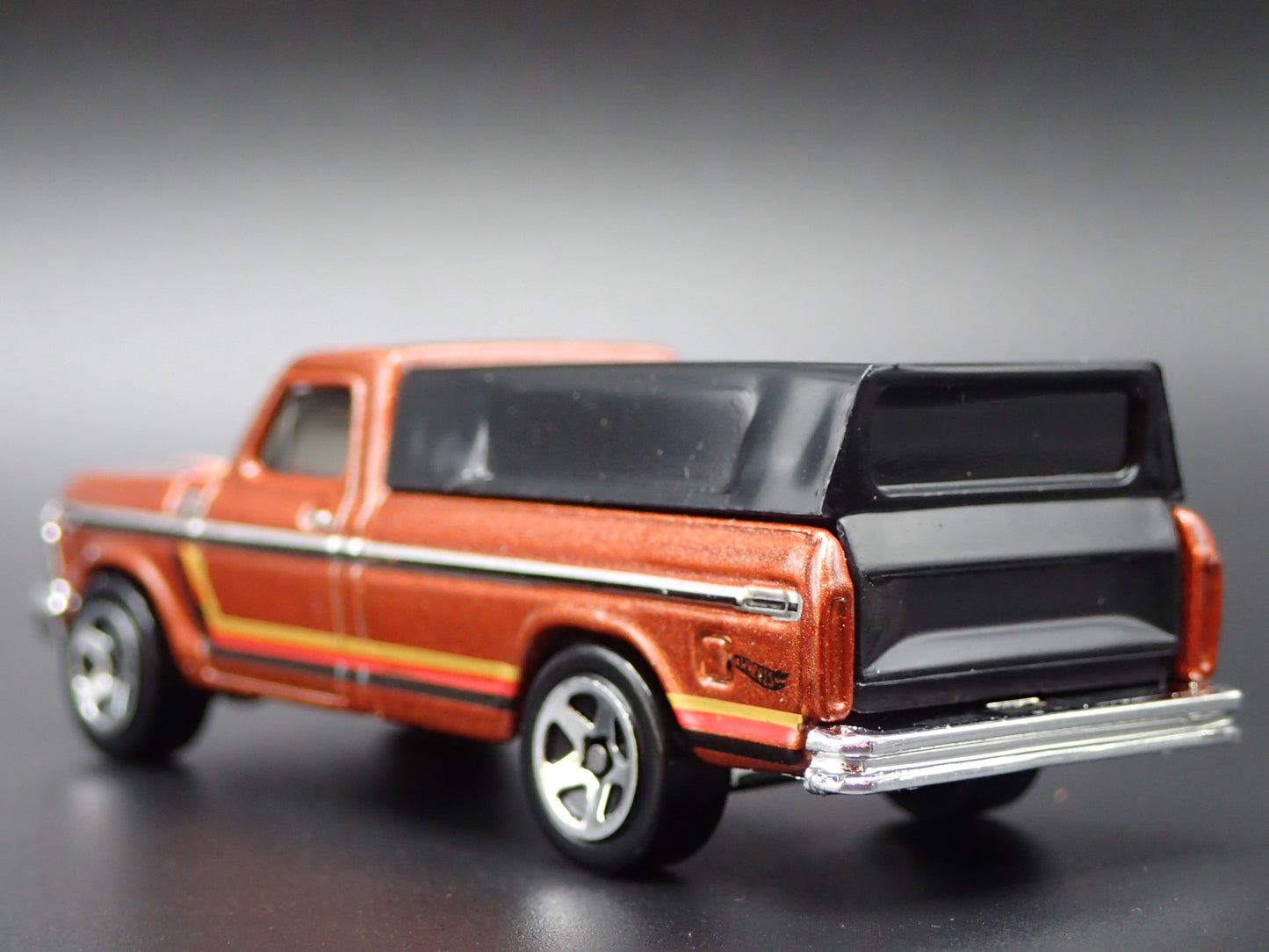 1973-1979 FORD F150 LONG BED PICKUP TRUCK BROWN 1/64 SCALE DIECAST MODEL CAR