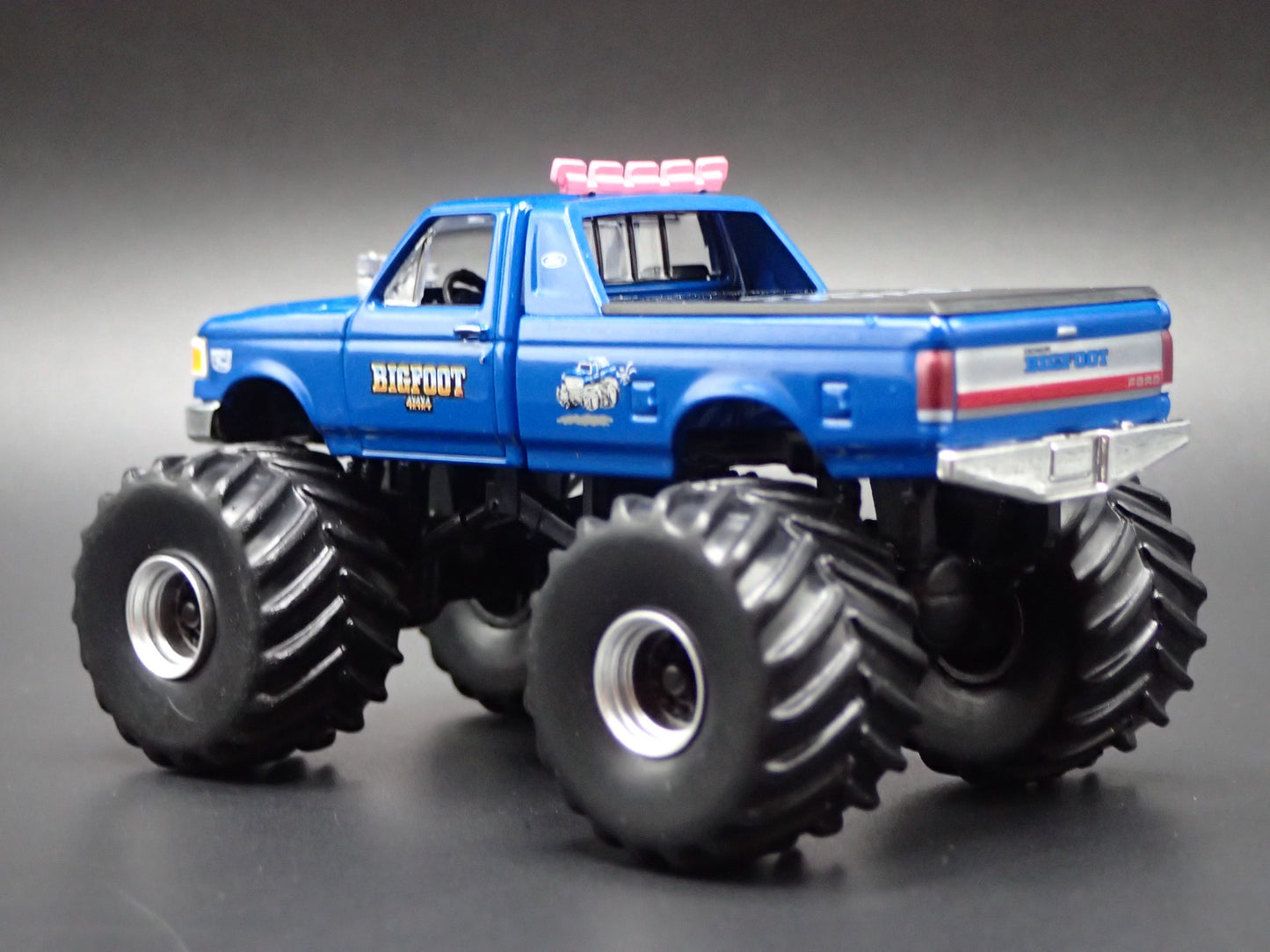 BIGFOOT #4 MONSTER TRUCK 1990 FORD F350 1/64 SCALE COLLECTIBLE DIECAST MODEL CAR