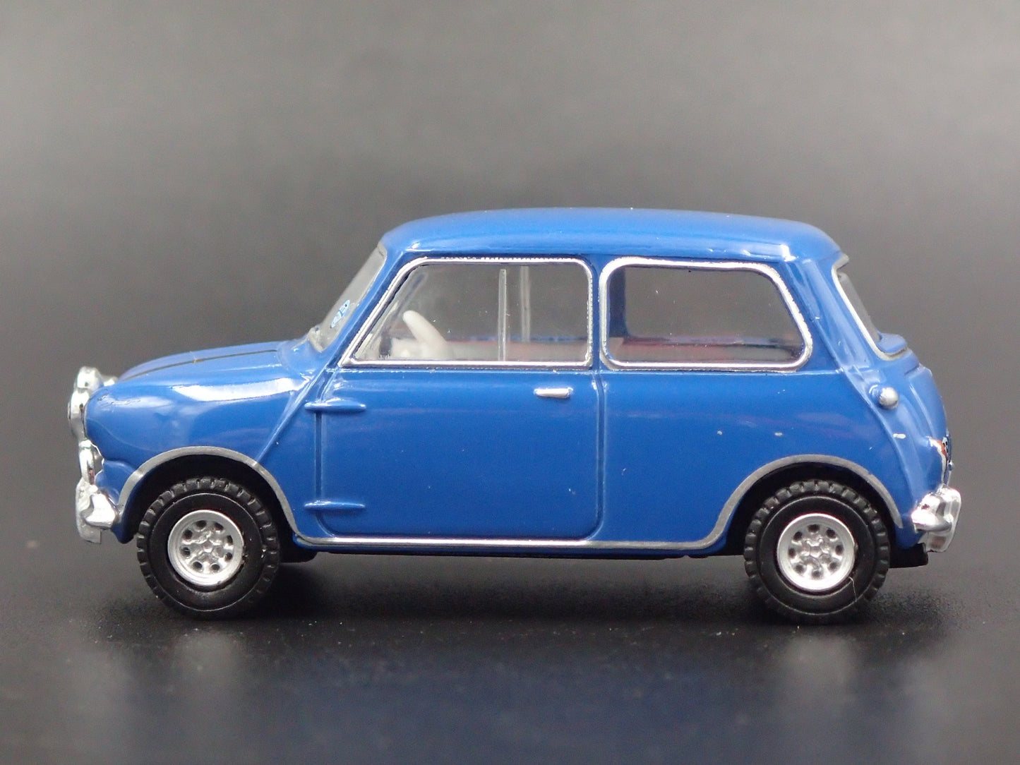1959-1967 AUSTIN MINI COOPER S 1275 MK1 1:64 SCALE DIORAMA DIECAST MODEL CAR