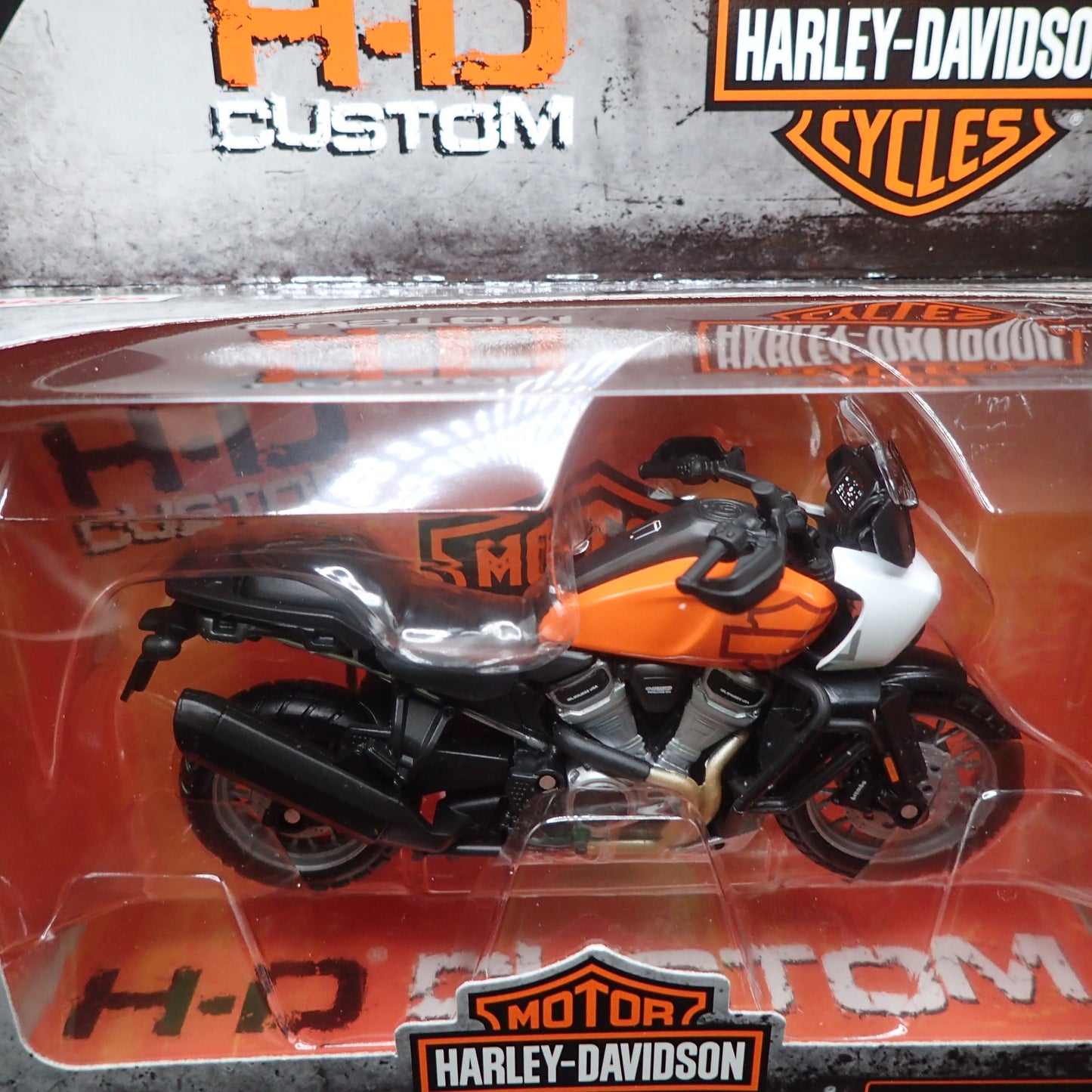 2021 21 PAN AMERICA 1250 HARLEY DAVIDSON MOTORCYCLE MAISTO SERIES 43 1/18 MODEL