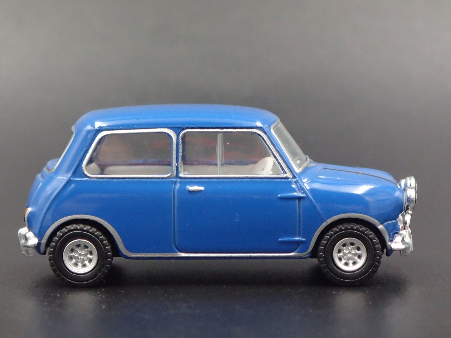 1959-1967 AUSTIN MINI COOPER S 1275 MK1 1:64 SCALE DIORAMA DIECAST MODEL CAR