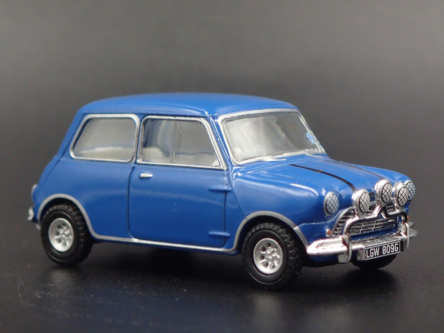 1959-1967 AUSTIN MINI COOPER S 1275 MK1 1:64 SCALE DIORAMA DIECAST MODEL CAR
