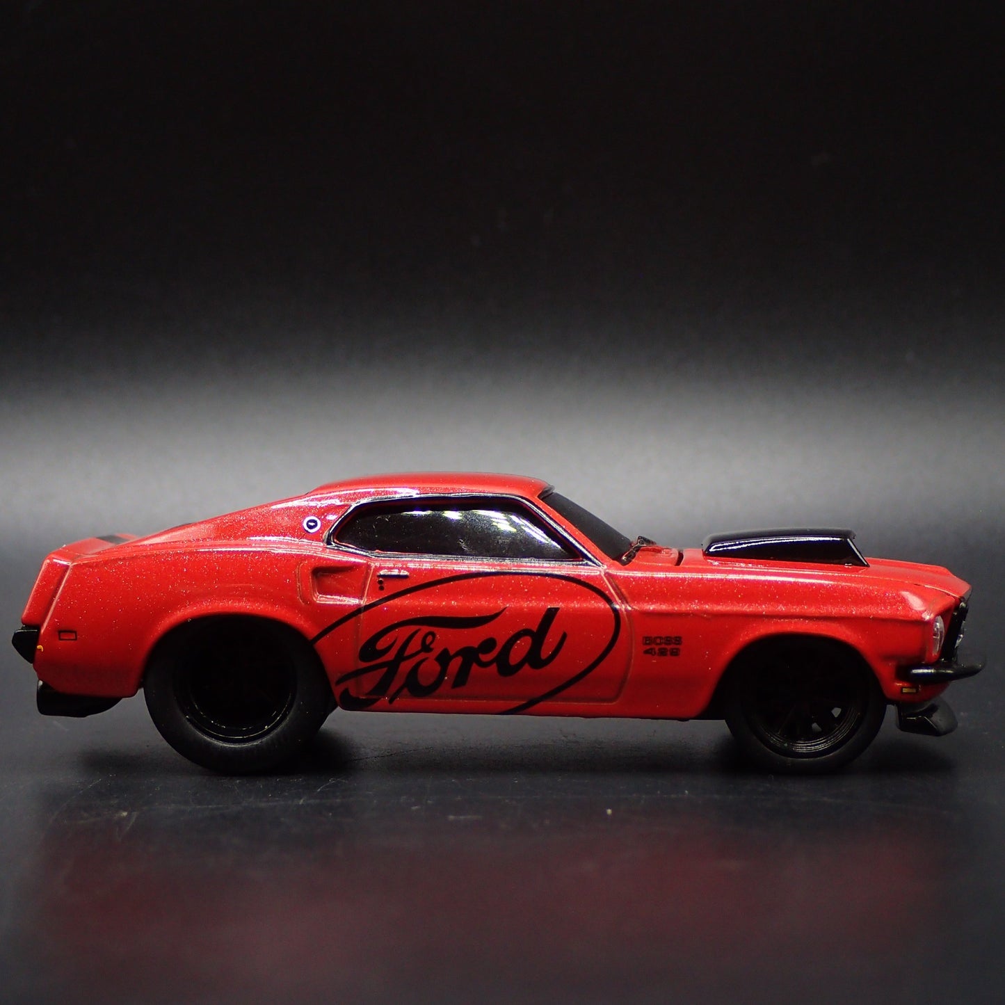 1969 69 FORD MUSTANG BOSS 429 FASTBACK RED 1/64 SCALE DIORAMA DIECAST MODEL CAR