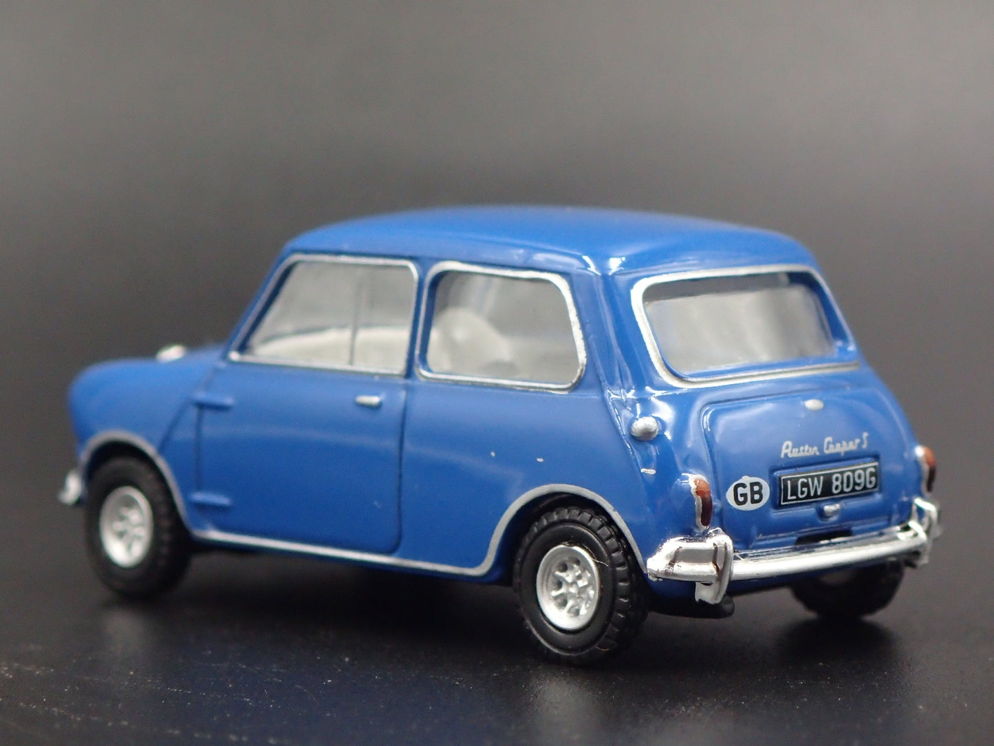 1959-1967 AUSTIN MINI COOPER S 1275 MK1 1:64 SCALE DIORAMA DIECAST MODEL CAR
