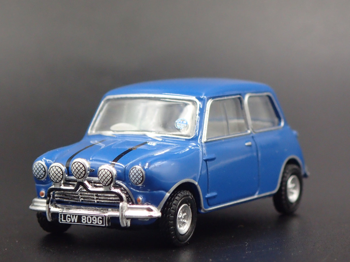 1959-1967 AUSTIN MINI COOPER S 1275 MK1 1:64 SCALE DIORAMA DIECAST MODEL CAR
