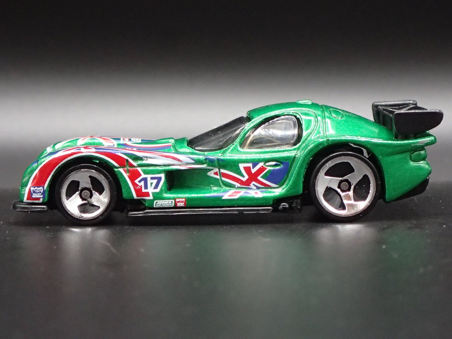 1997-2003 PANOZ GTR-1 RACE CAR 1:64 SCALE COLLECTIBLE DIORAMA DIECAST MODEL CAR