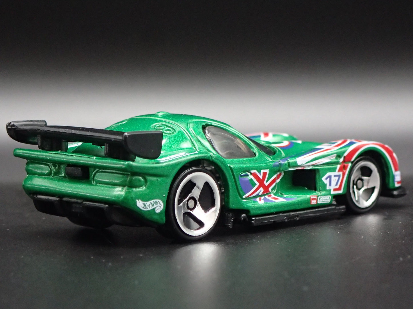 1997-2003 PANOZ GTR-1 RACE CAR 1:64 SCALE COLLECTIBLE DIORAMA DIECAST MODEL CAR
