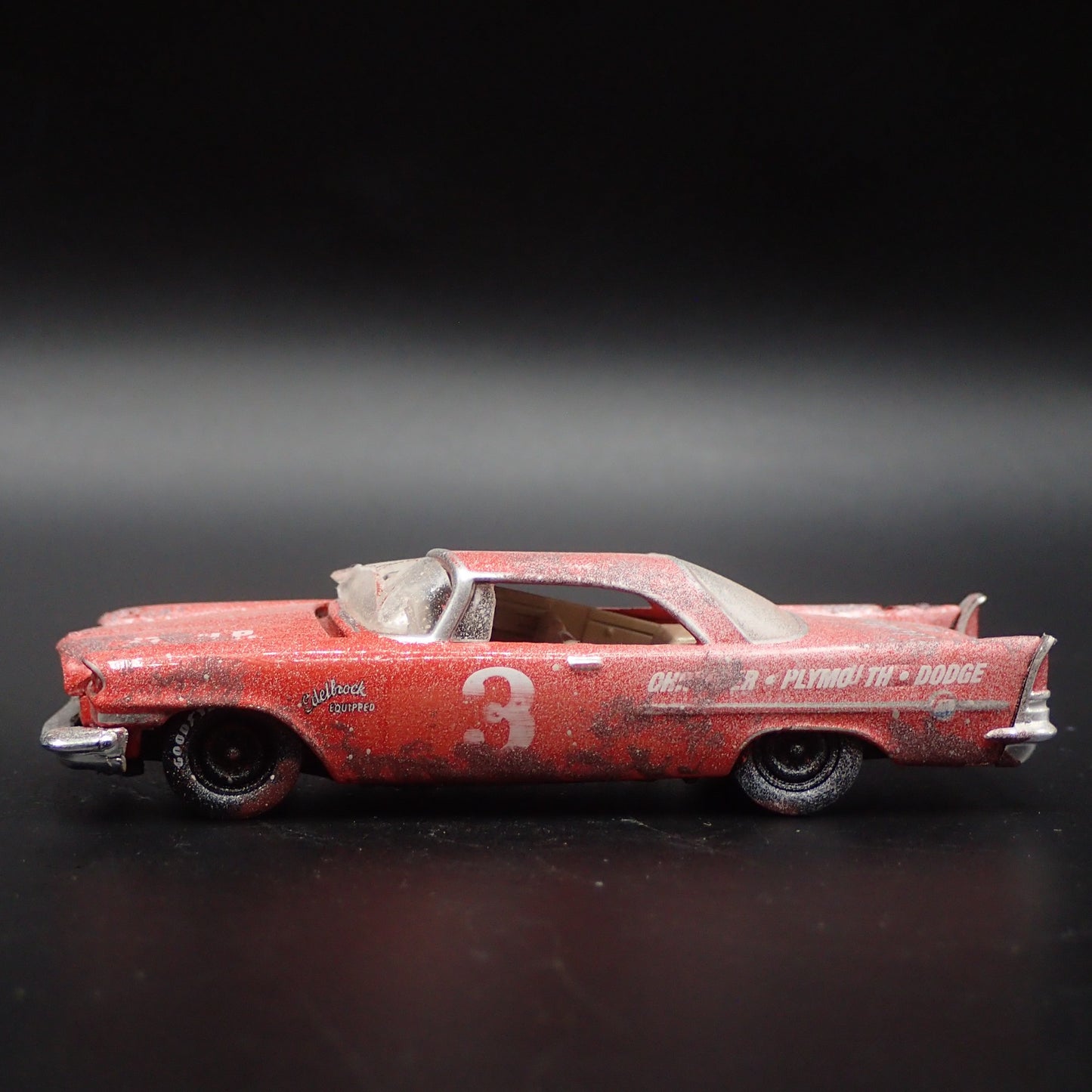 1957 57 CHRYSLER 300C EDELBROCK BARN FIND 1:64 SCALE DIORAMA DIECAST MODEL CAR