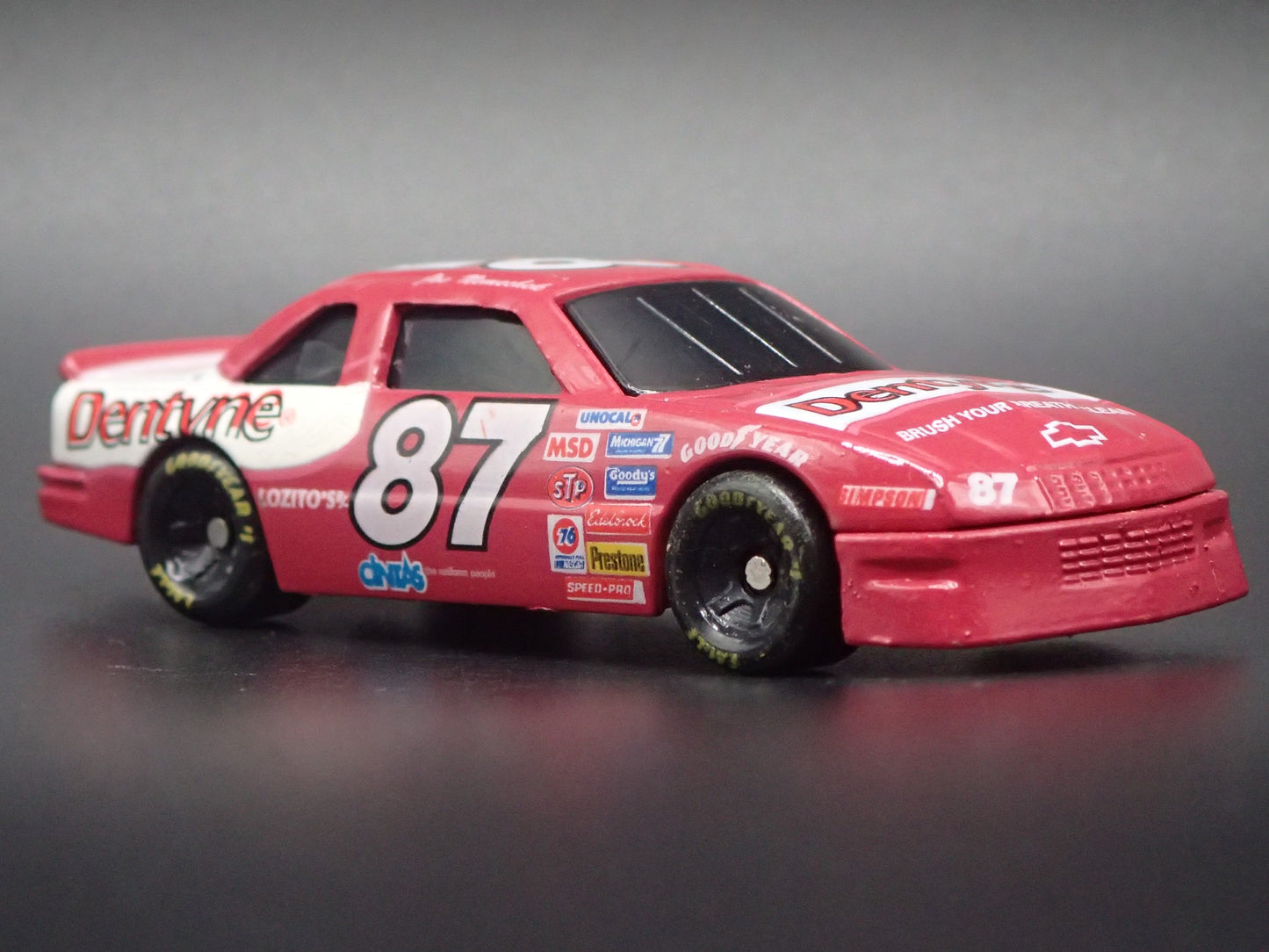 1993 93 CHEVY LUMINA 87 JOE NEMECHEK DENTYNE NASCAR 1:64 SCALE DIECAST CAR