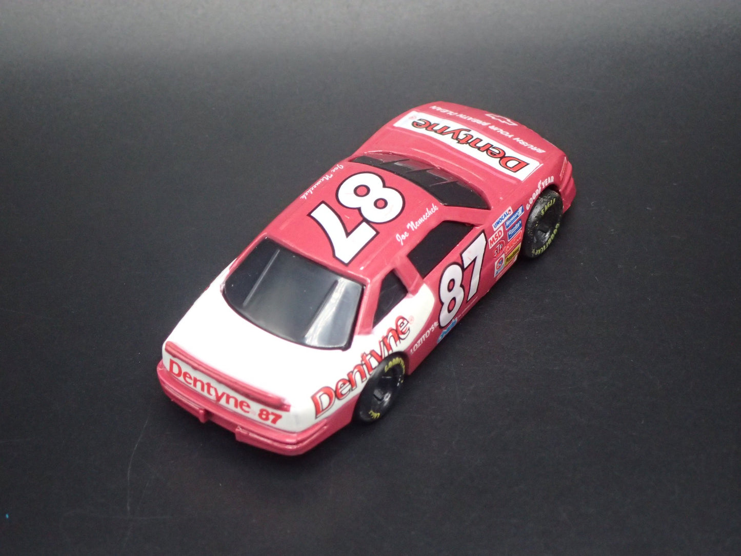 1993 93 CHEVY LUMINA 87 JOE NEMECHEK DENTYNE NASCAR 1:64 SCALE DIECAST CAR