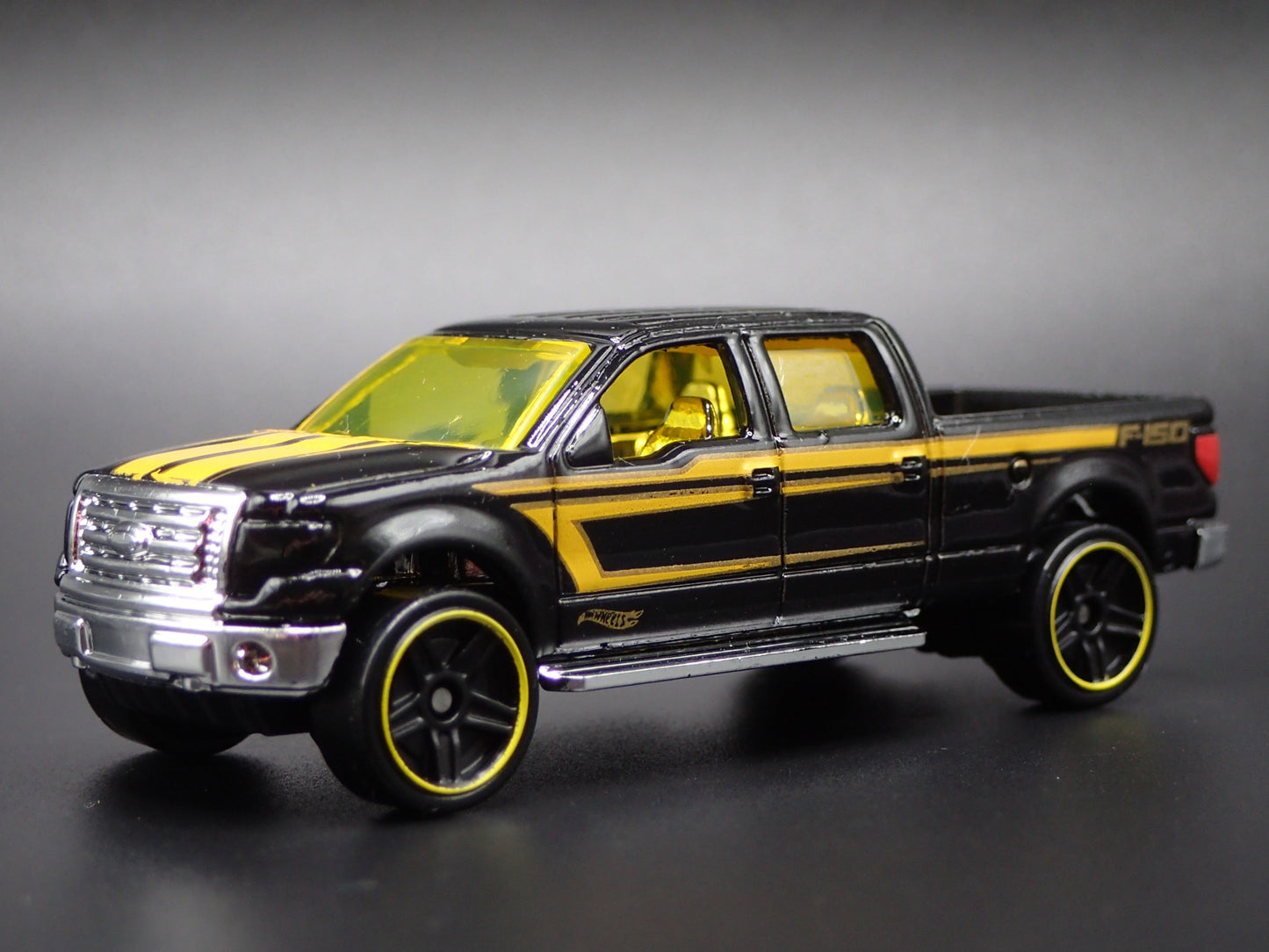 2009 - 2014 FORD F150 PICKUP TRUCK BLACK 1:64 SCALE DIORAMA DIECAST MODEL CAR