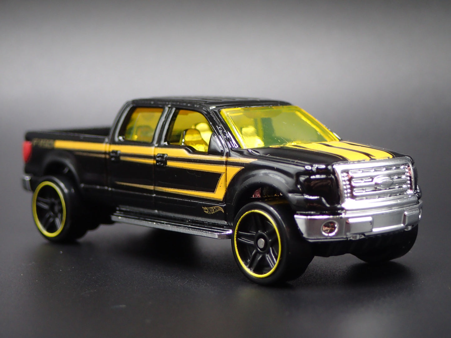 2009 - 2014 FORD F150 PICKUP TRUCK BLACK 1:64 SCALE DIORAMA DIECAST MODEL CAR