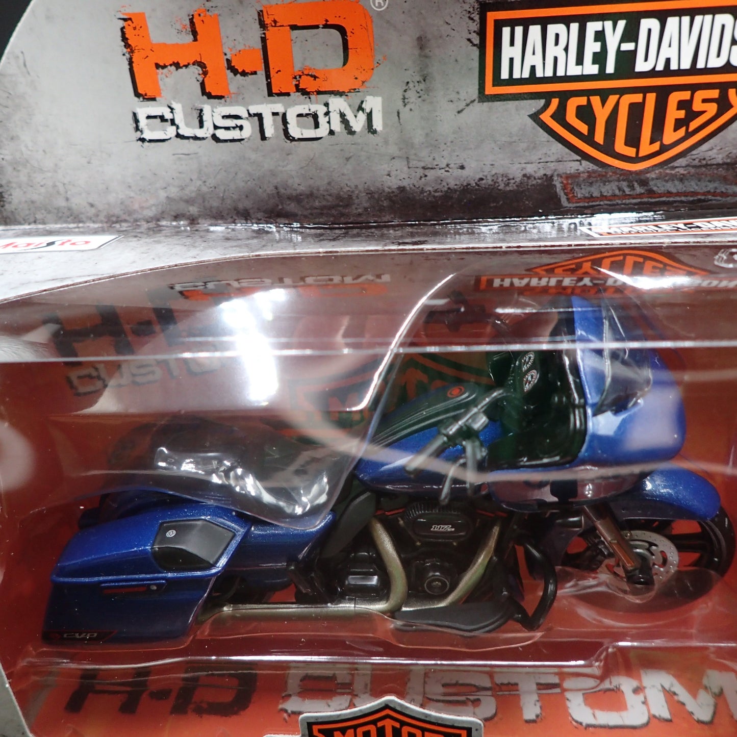 2022 22 CVO ROAD GLIDE HARLEY DAVIDSON MOTORCYCLE MAISTO SERIES 43 1/18 MODEL