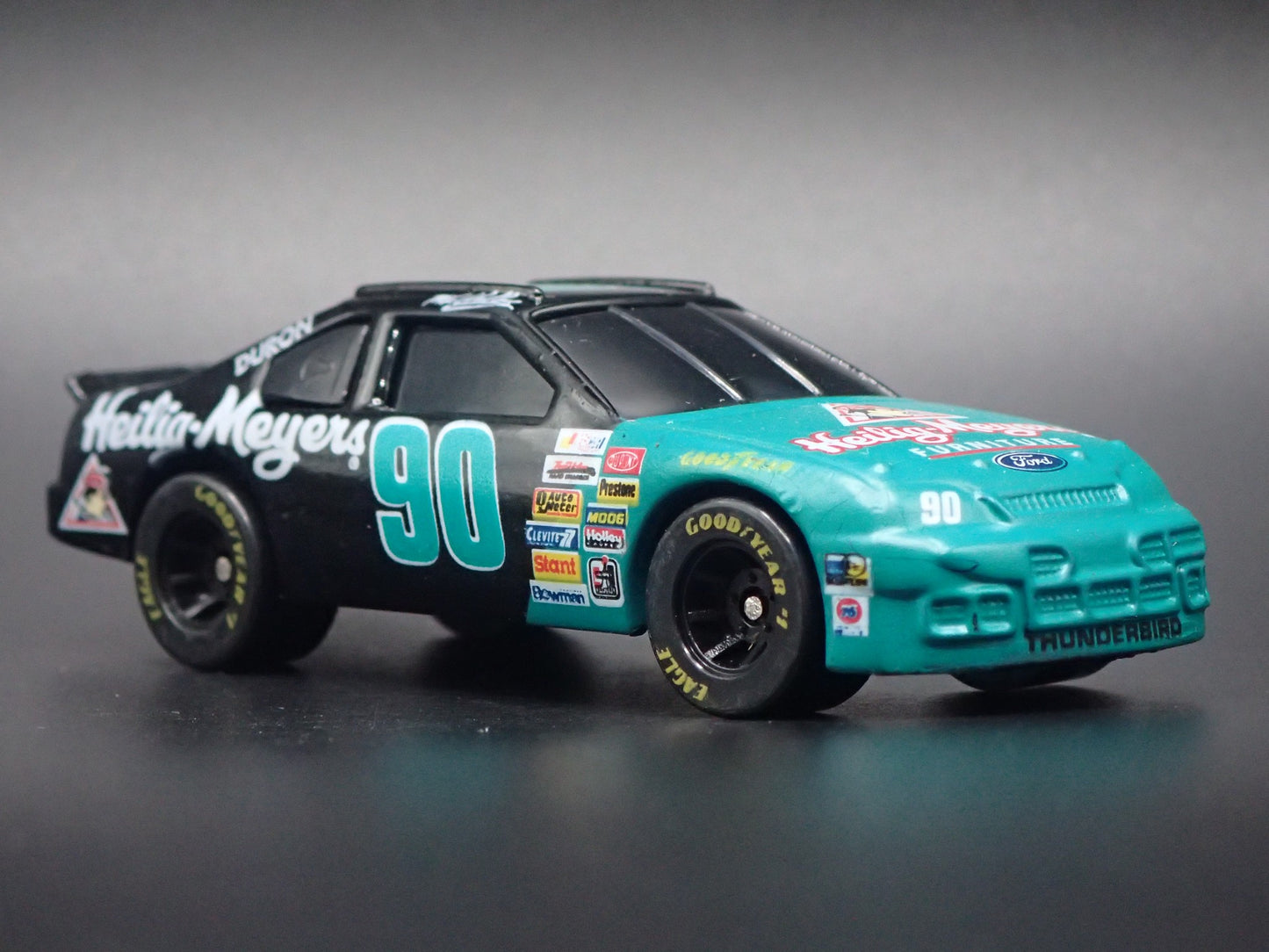 1995 95 FORD THUNDERBIRD 90 MIKE WALLACE NASCAR 1:64 SCALE DIECAST MODEL CAR