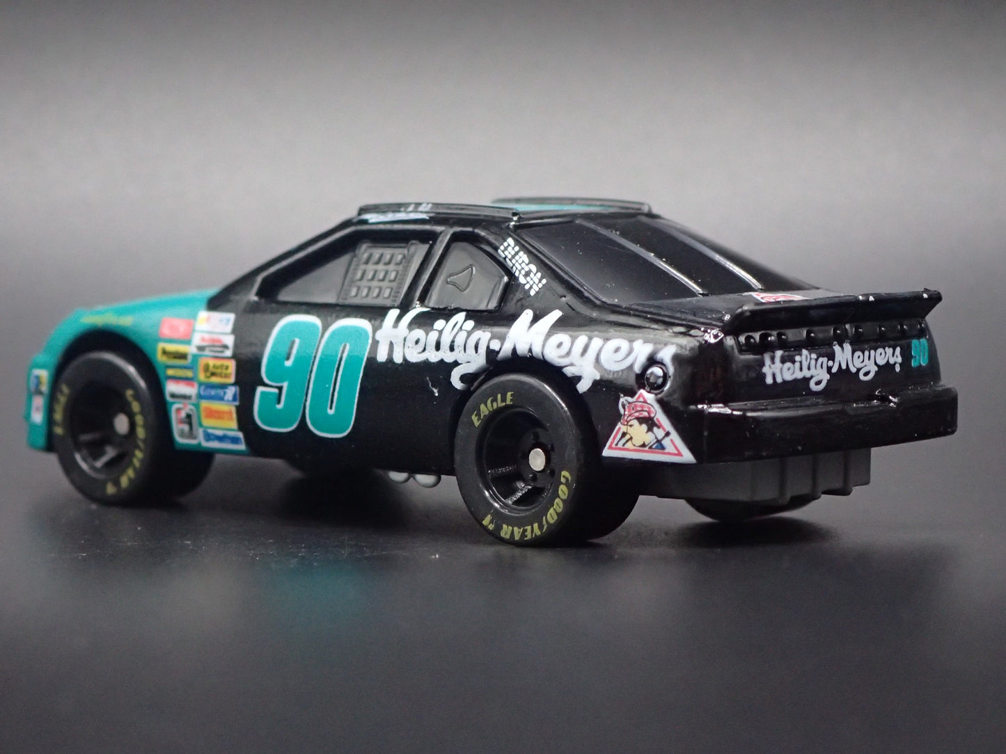 1995 95 FORD THUNDERBIRD 90 MIKE WALLACE NASCAR 1:64 SCALE DIECAST MODEL CAR