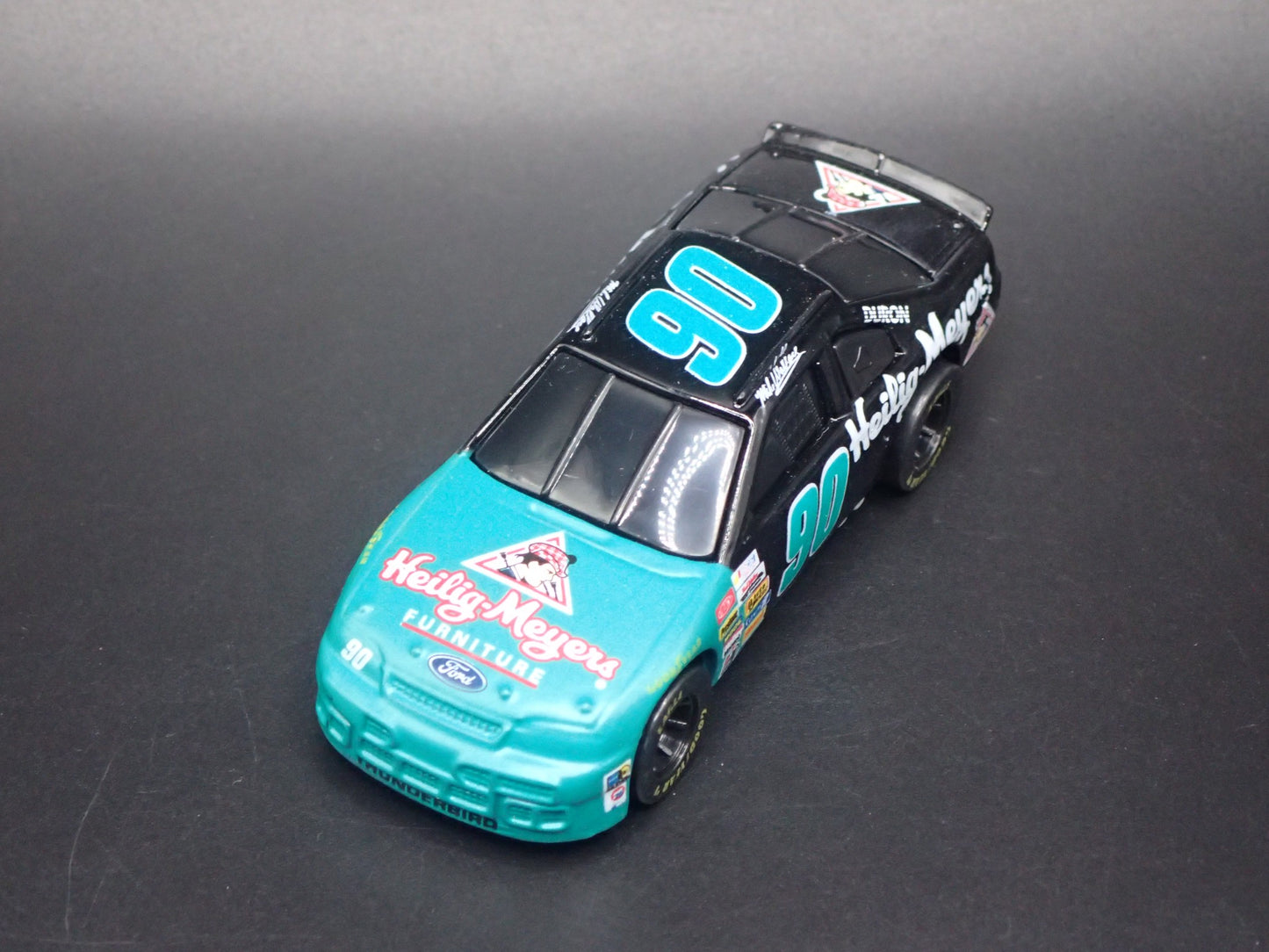 1995 95 FORD THUNDERBIRD 90 MIKE WALLACE NASCAR 1:64 SCALE DIECAST MODEL CAR