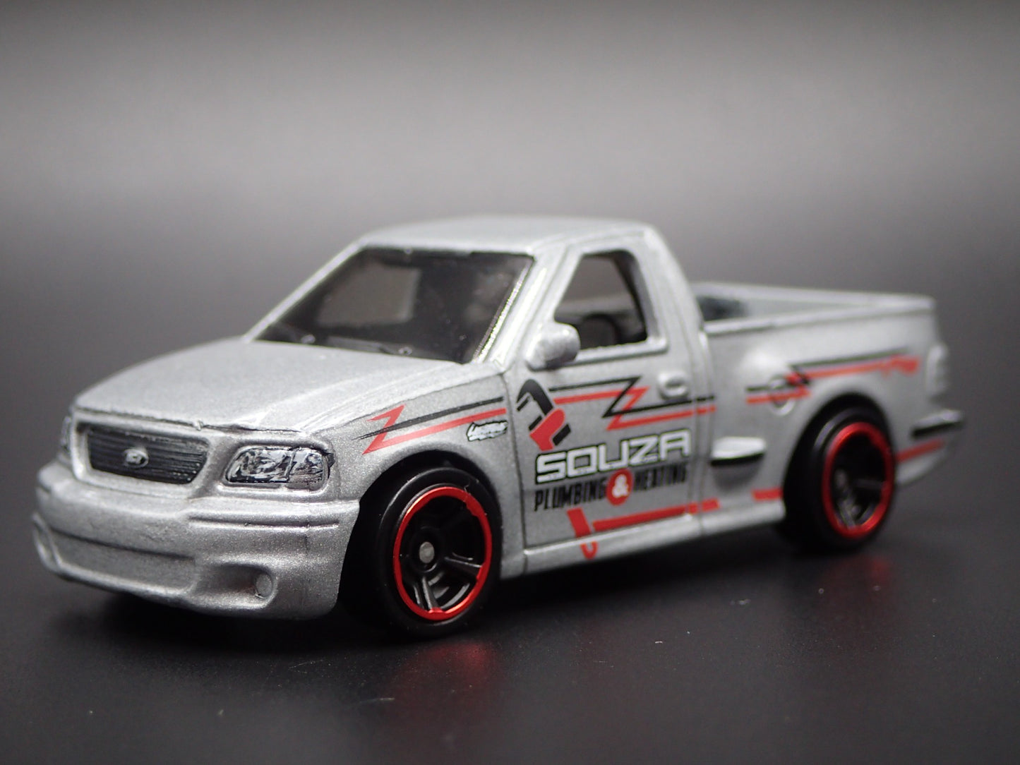 1999-2004 FORD SVT F150 LIGHTNING PICKUP TRUCK SIL 1:64 SCALE DIECAST MODEL CAR