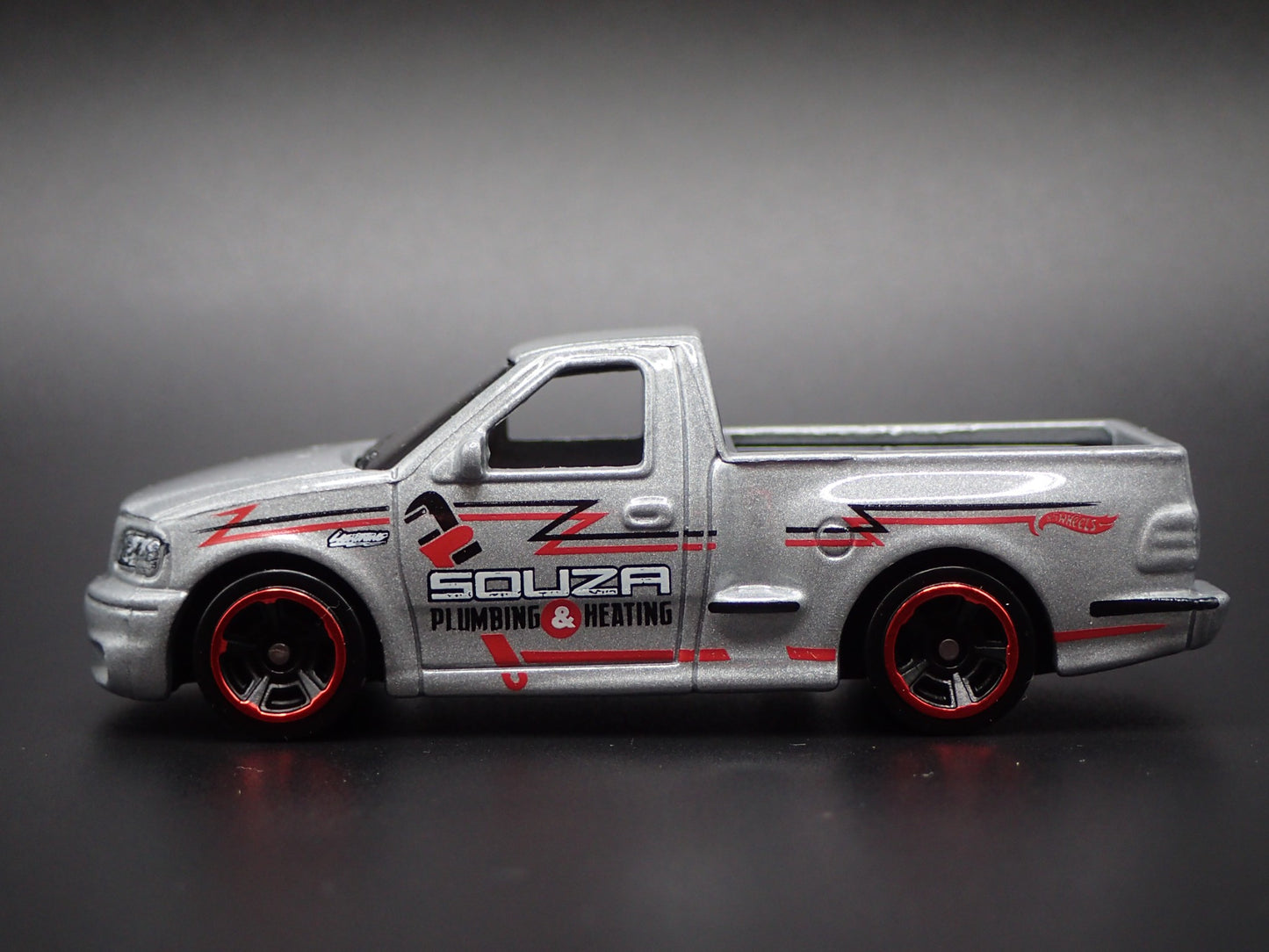 1999-2004 FORD SVT F150 LIGHTNING PICKUP TRUCK SIL 1:64 SCALE DIECAST MODEL CAR