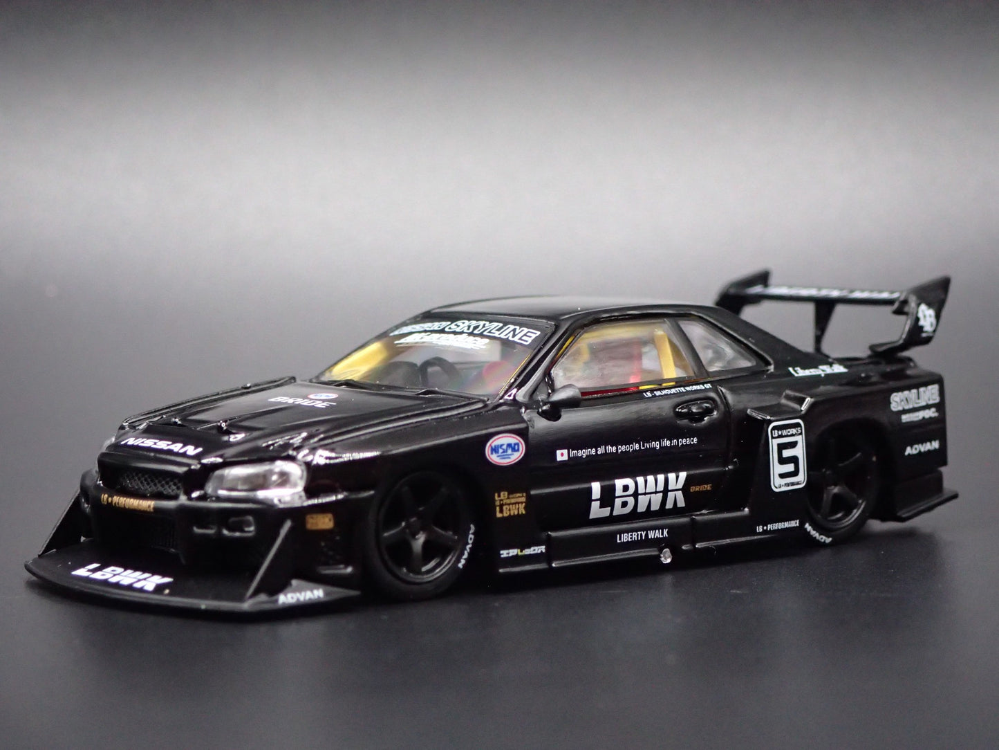 NISSAN SKYLINE LB-ER34 SUPER SILHOUTTE LBWK 1:64 SCALE DIORAMA DIECAST MODEL CAR